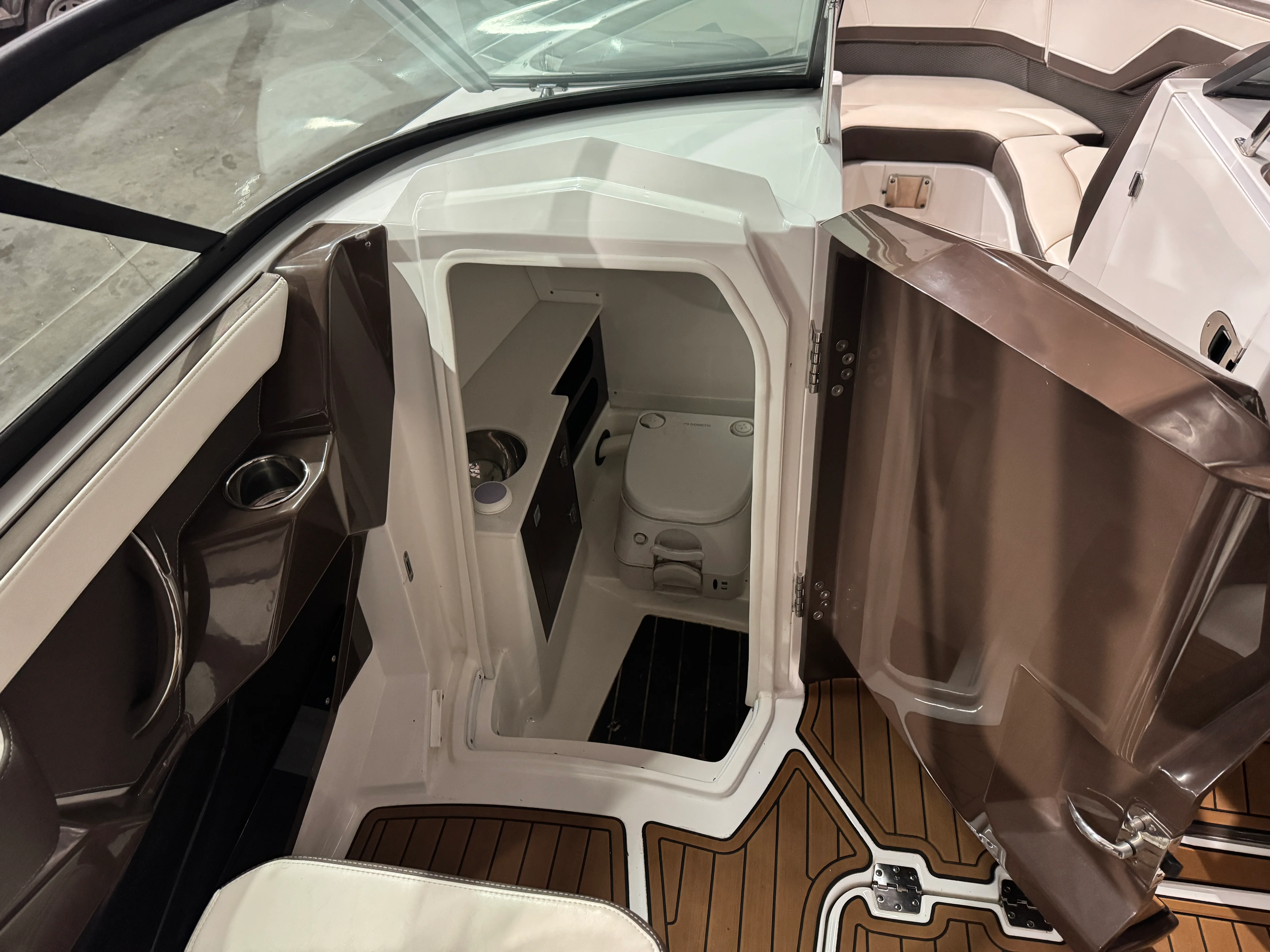 2018 Monterey 258SS Image Thumbnail #26