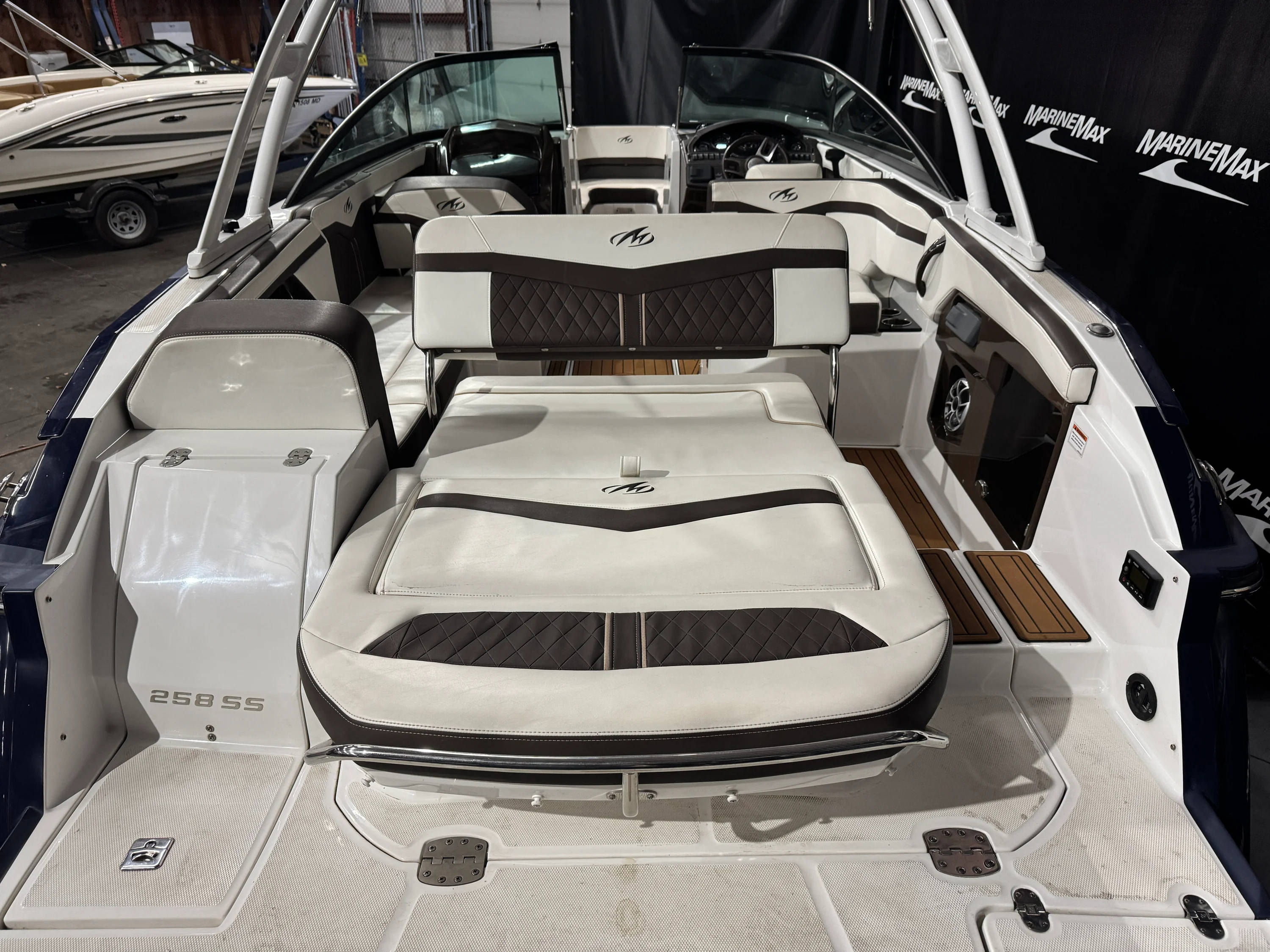 2018 Monterey 258SS Image Thumbnail #9