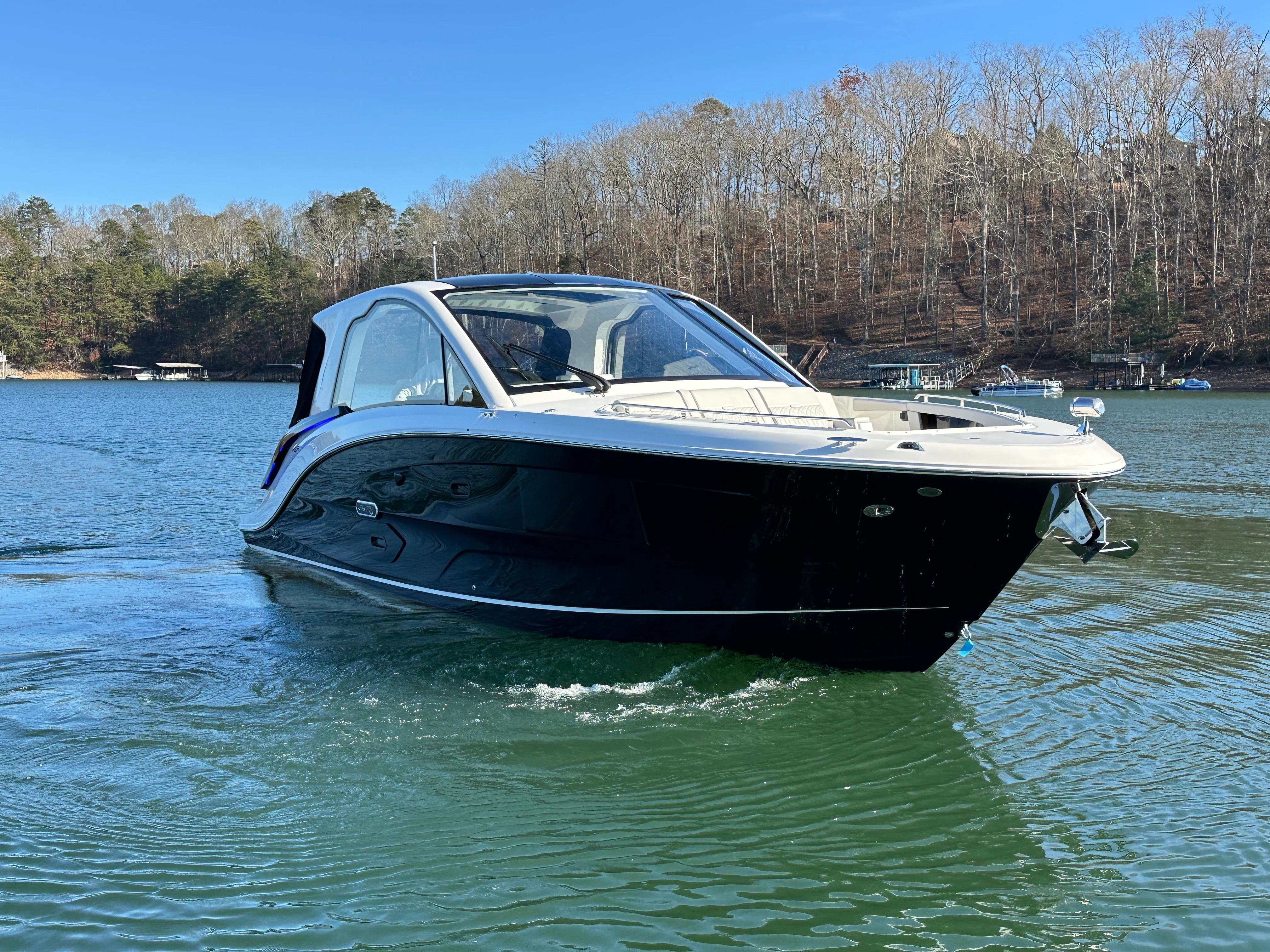 2026 Sea Ray Sundancer 370 Image Thumbnail #4