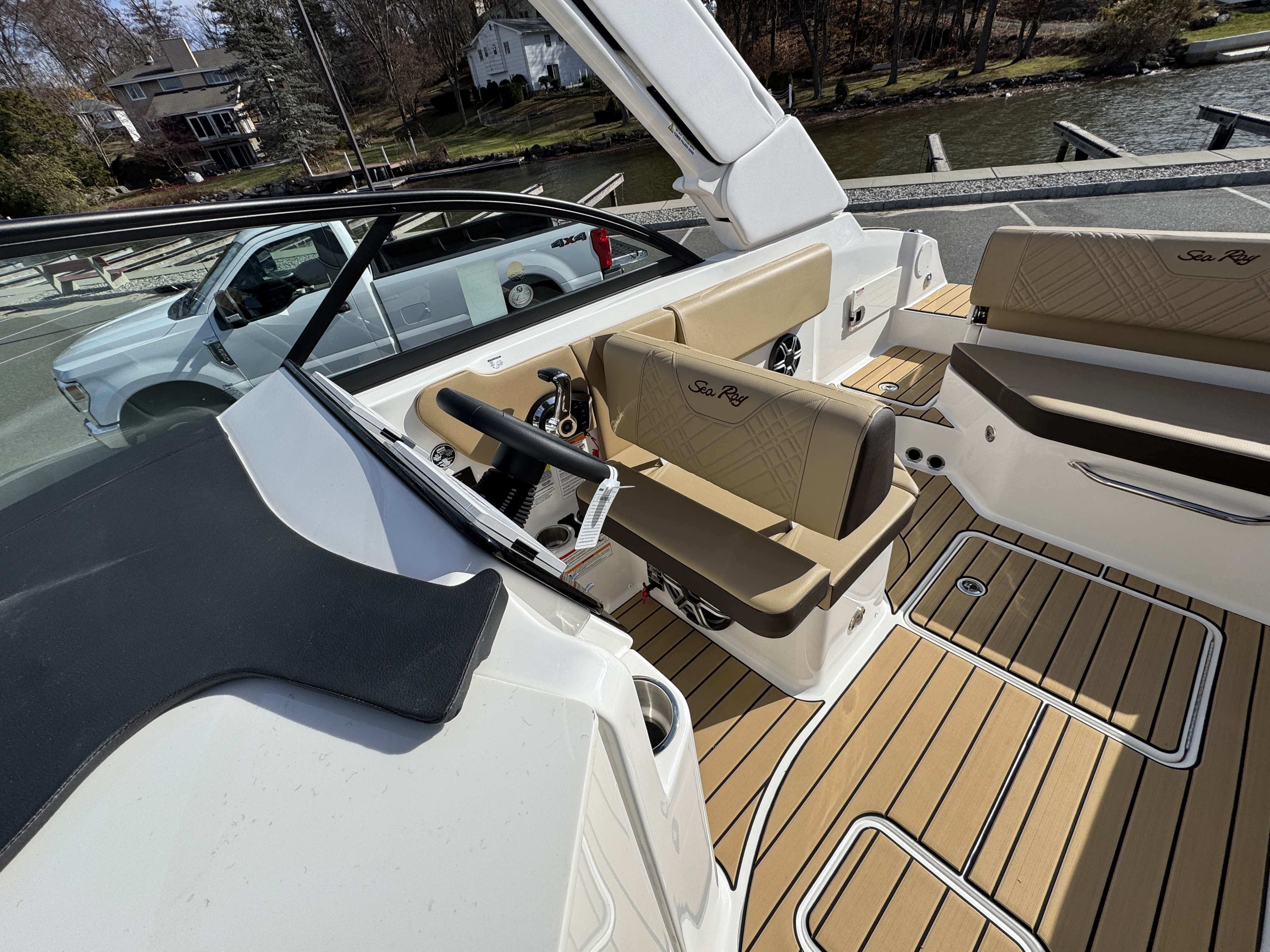 2026 Sea Ray SDX 230 Image Thumbnail #17