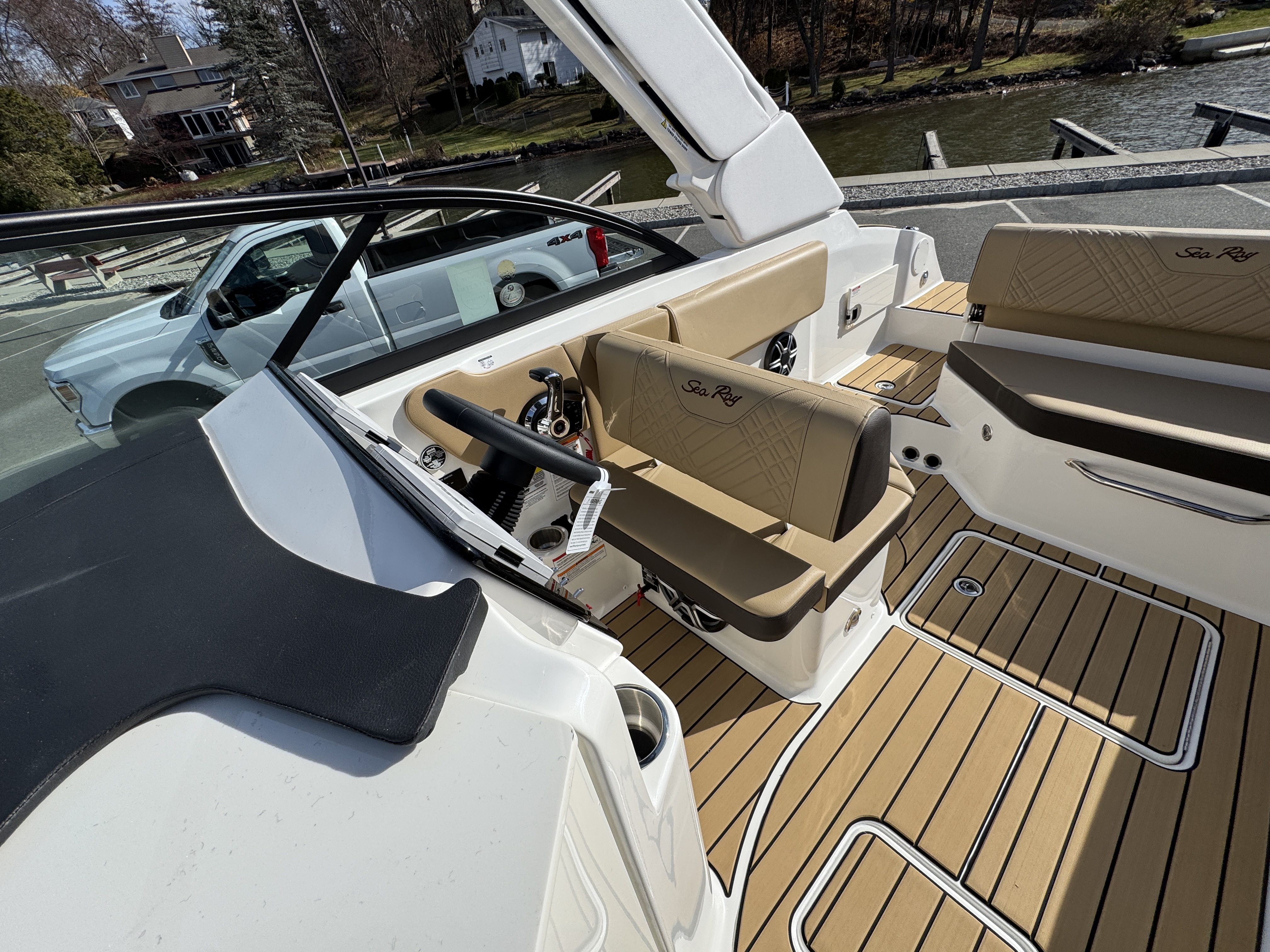 2026 Sea Ray SDX 230 Image Thumbnail #30