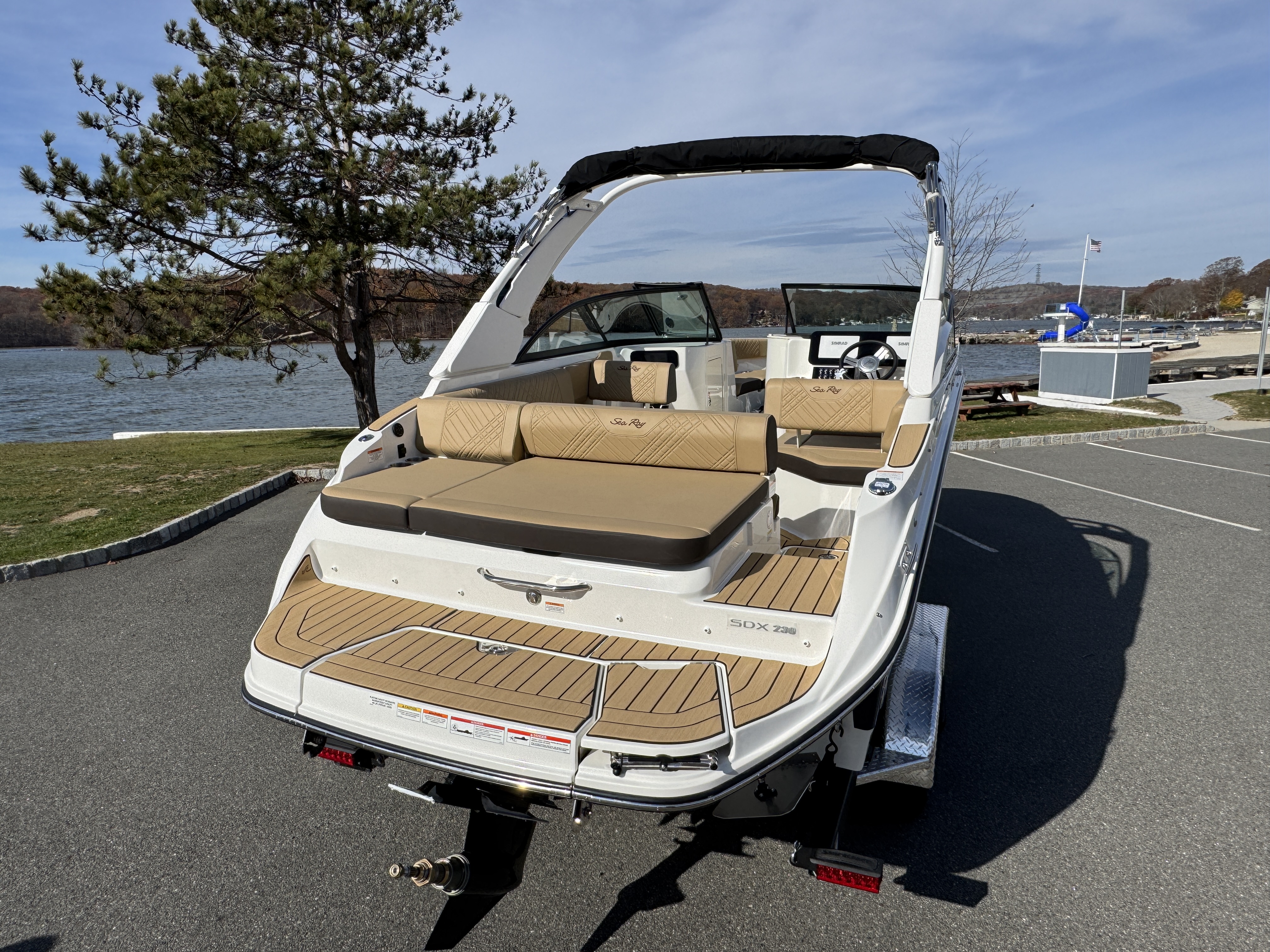 2026 Sea Ray SDX 230 Image Thumbnail #14