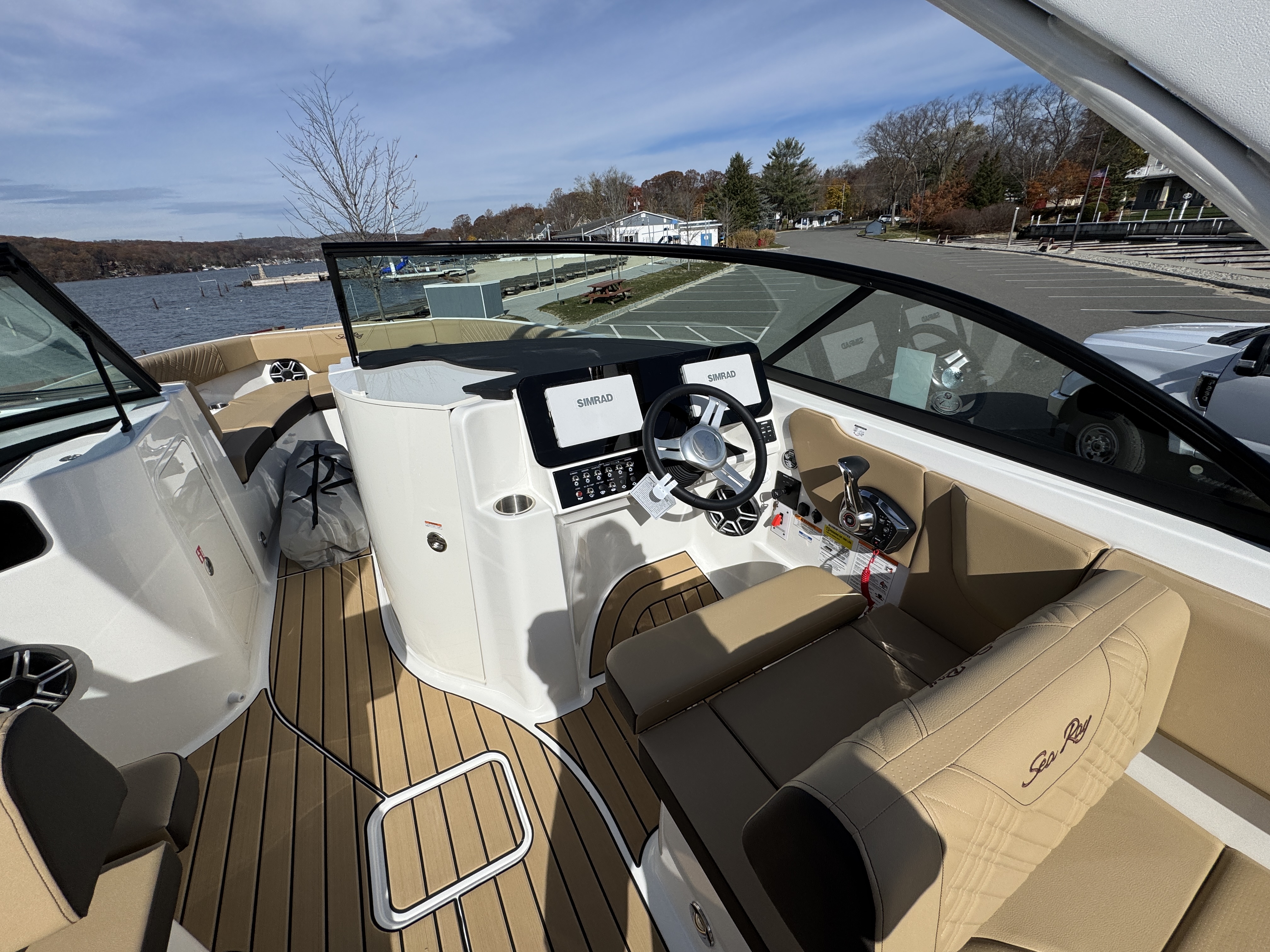 2026 Sea Ray SDX 230 Image Thumbnail #18