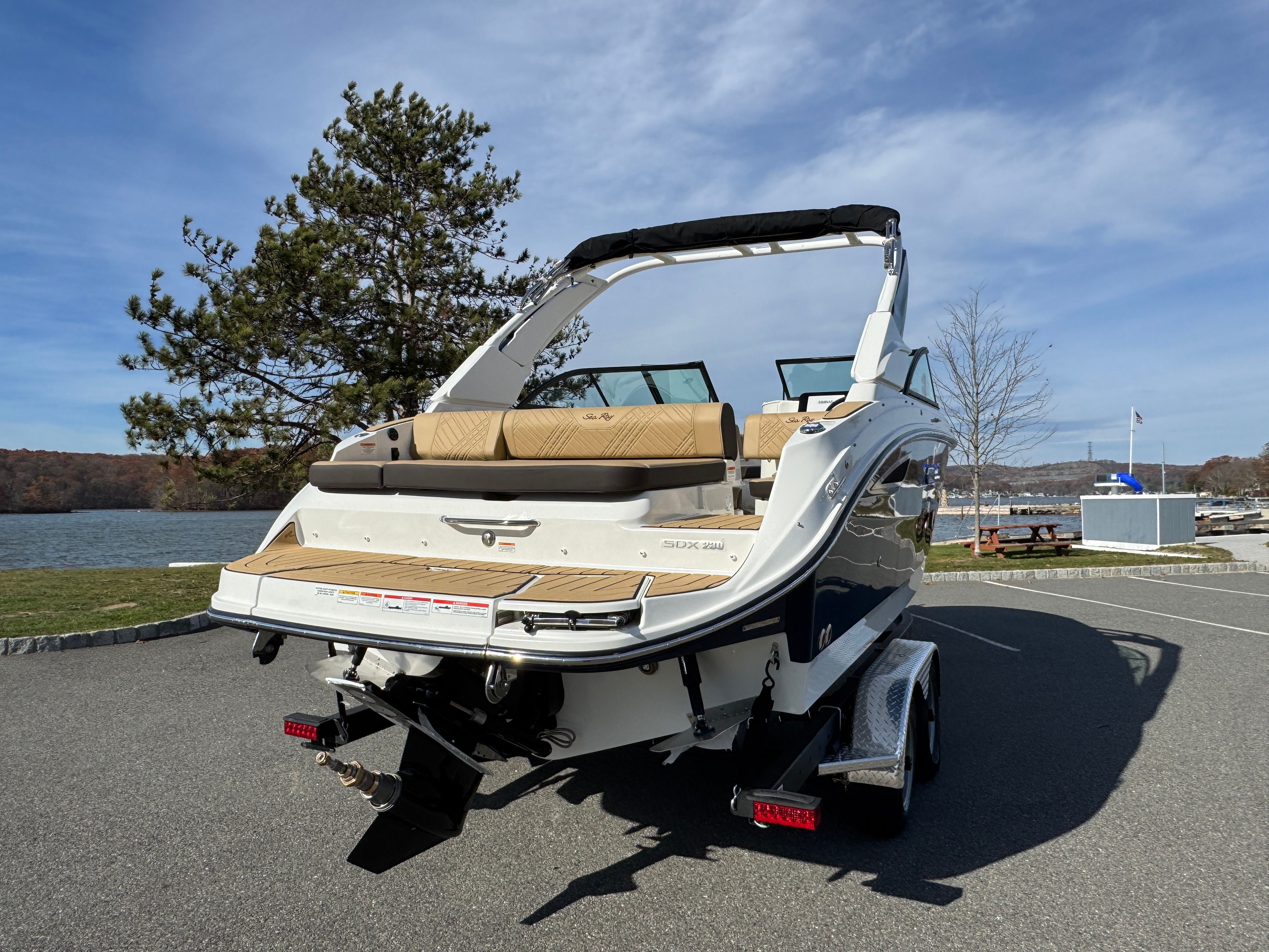 2026 Sea Ray SDX 230 Image Thumbnail #5