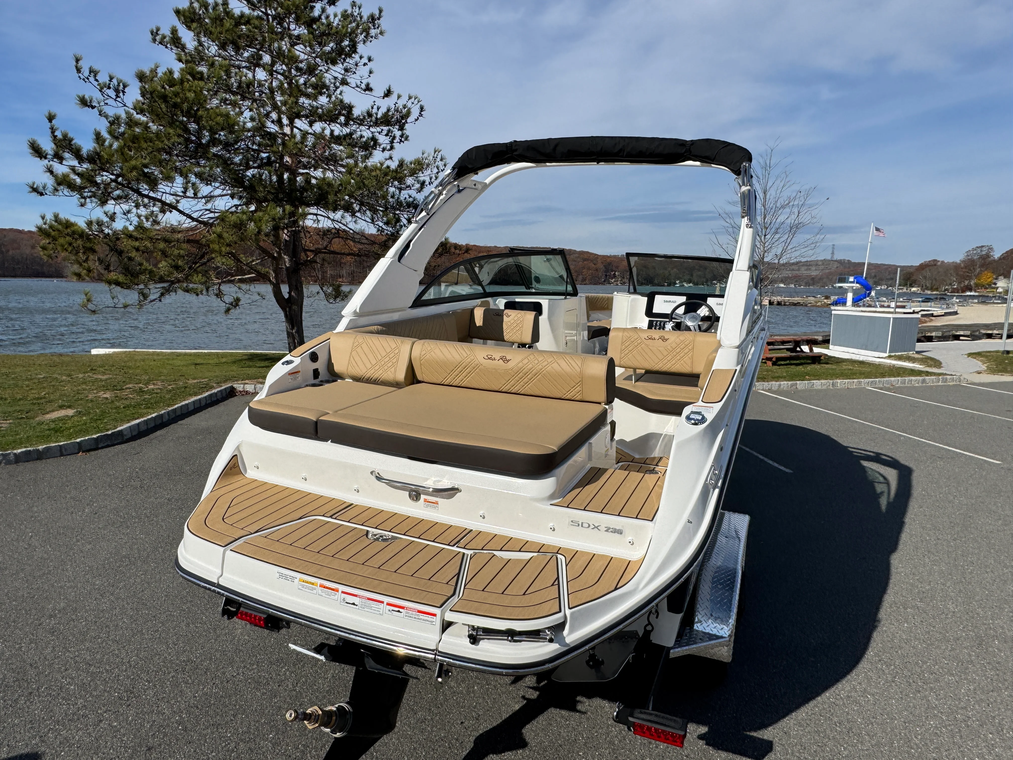 2026 Sea Ray SDX 230 Image Thumbnail #6