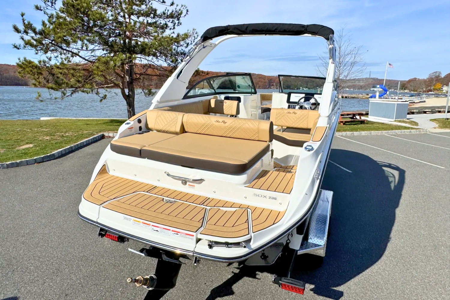 2026 Sea Ray SDX 230 Image Thumbnail #4