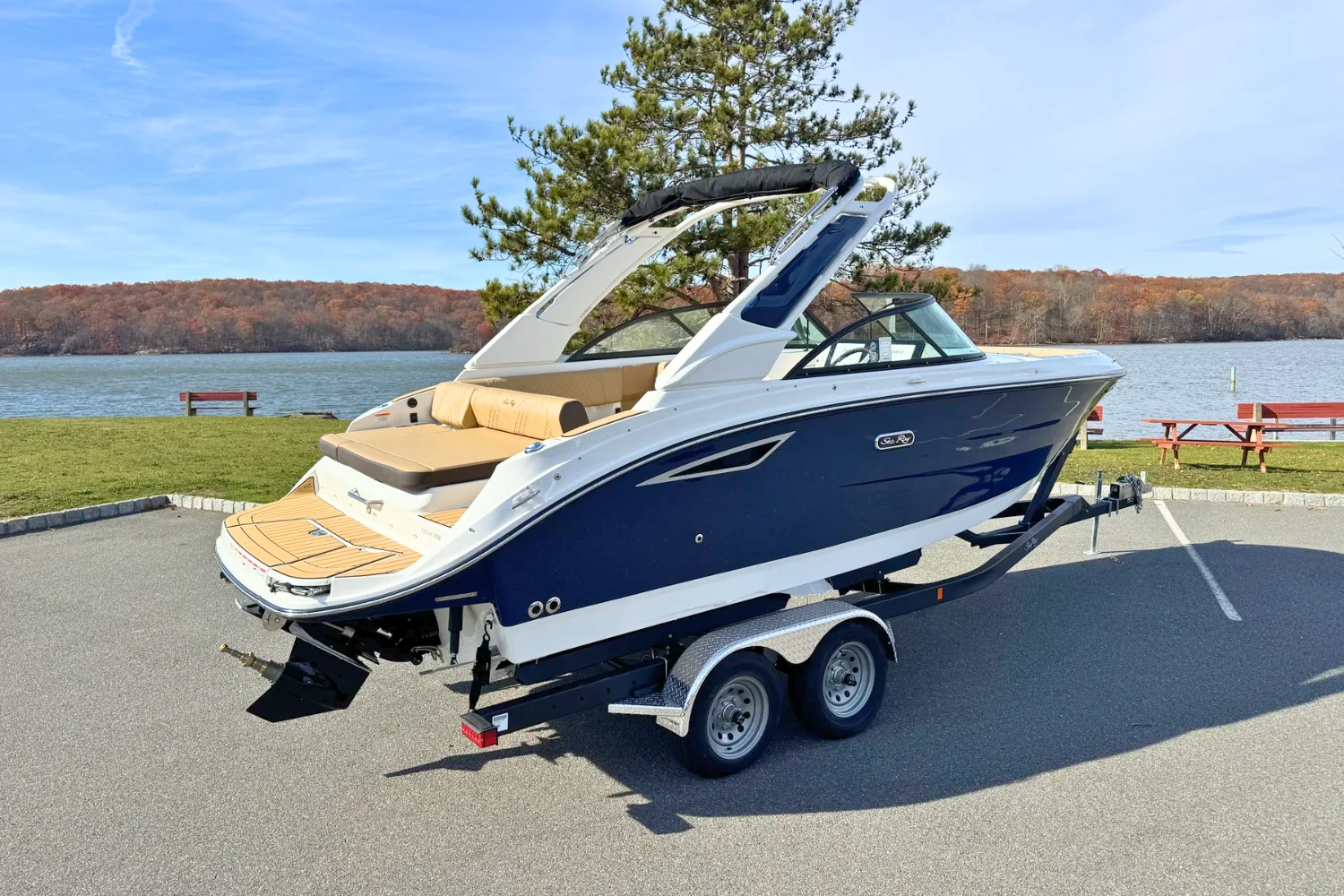 2026 Sea Ray SDX 230 Image Thumbnail #2