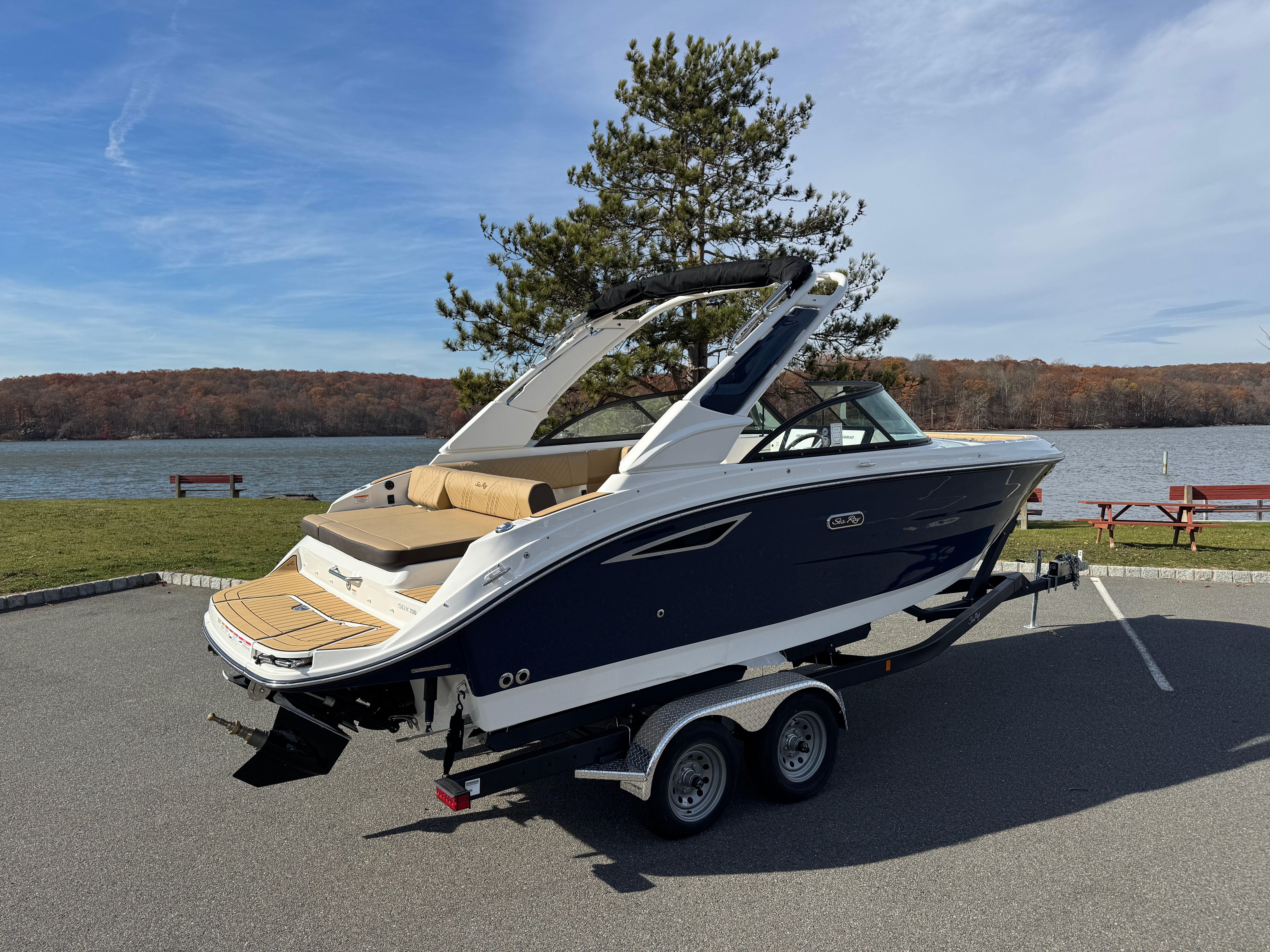 2026 Sea Ray SDX 230 Image Thumbnail #4