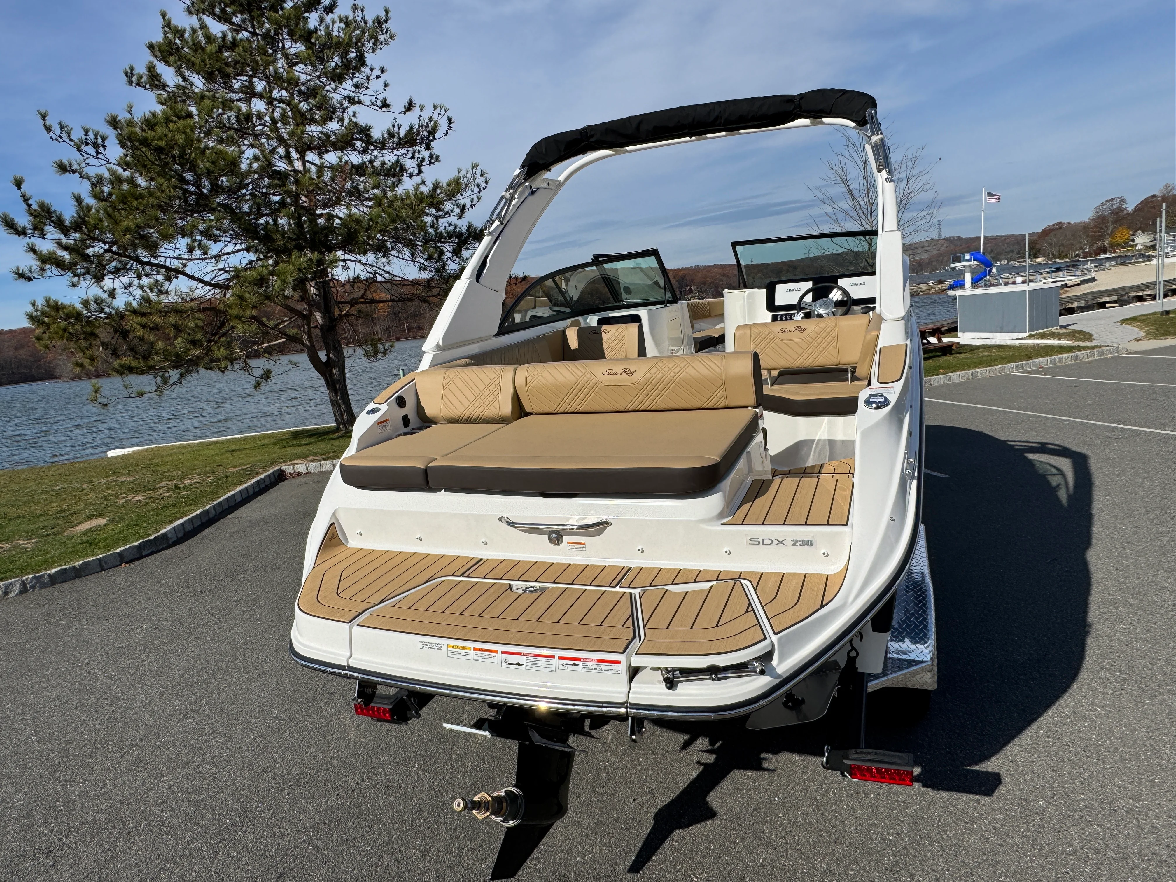 2026 Sea Ray SDX 230 Image Thumbnail #7