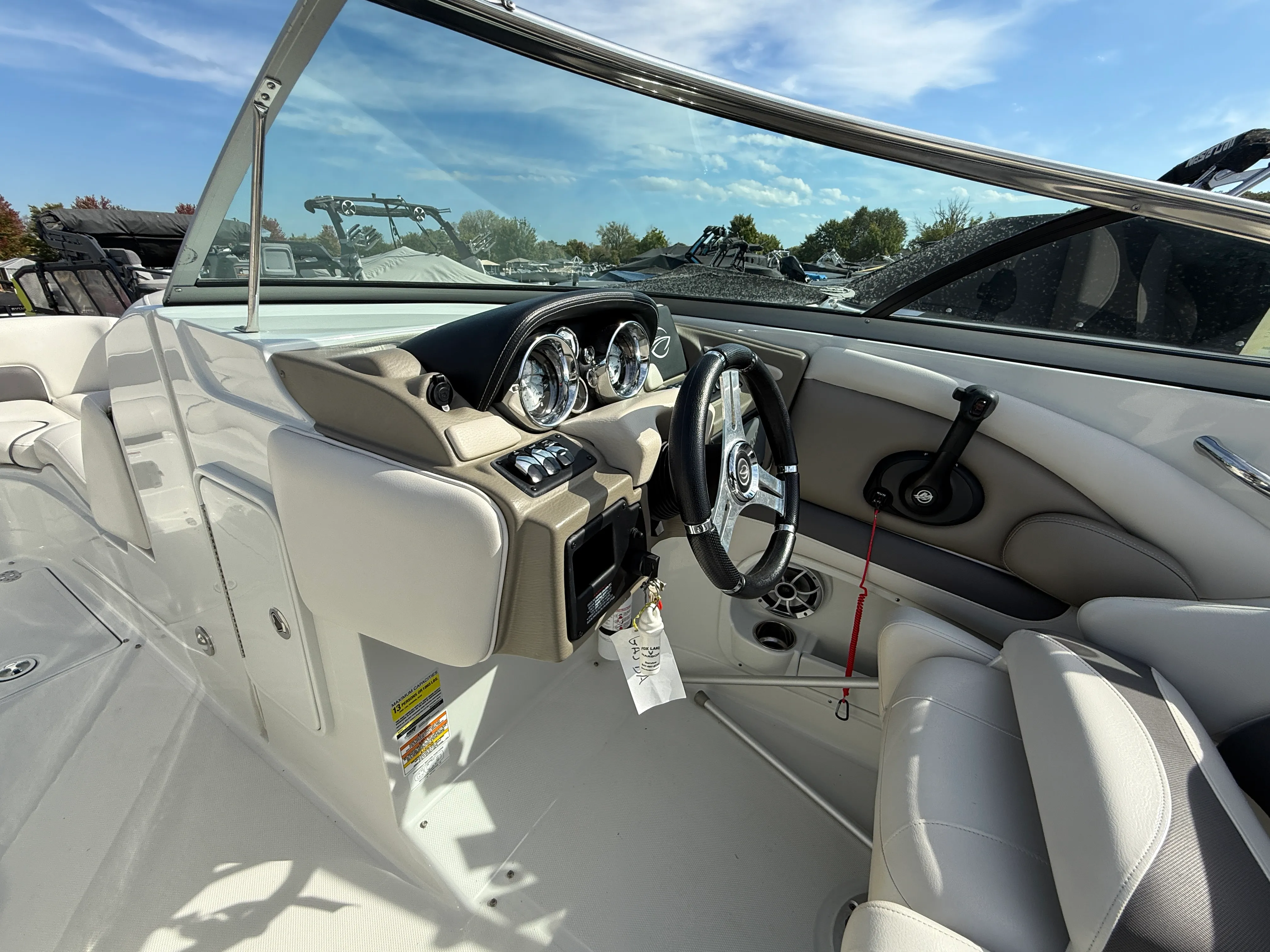 2017 Crownline E4 17 Image Thumbnail #17