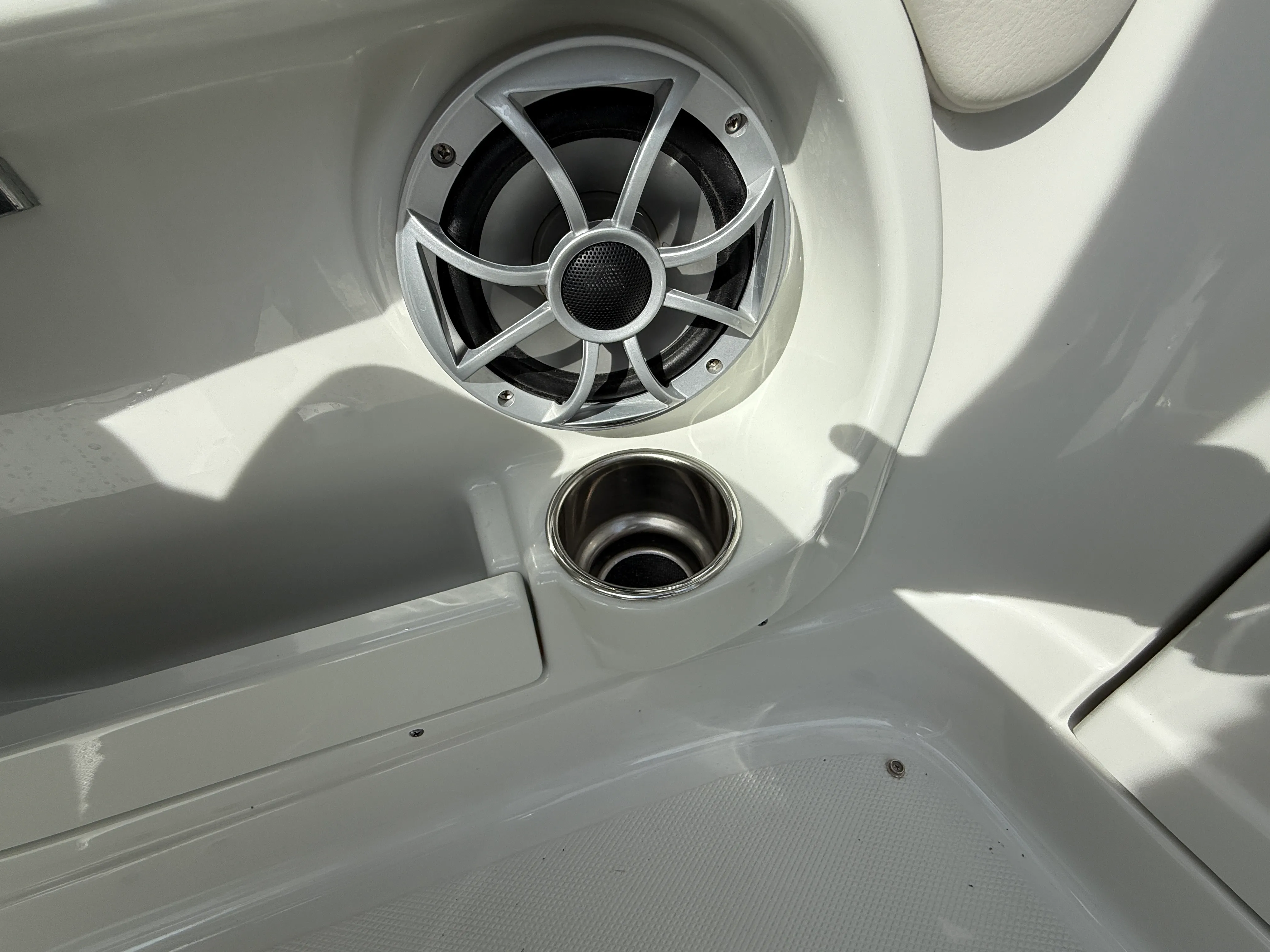 2017 Crownline E4 17 Image Thumbnail #29