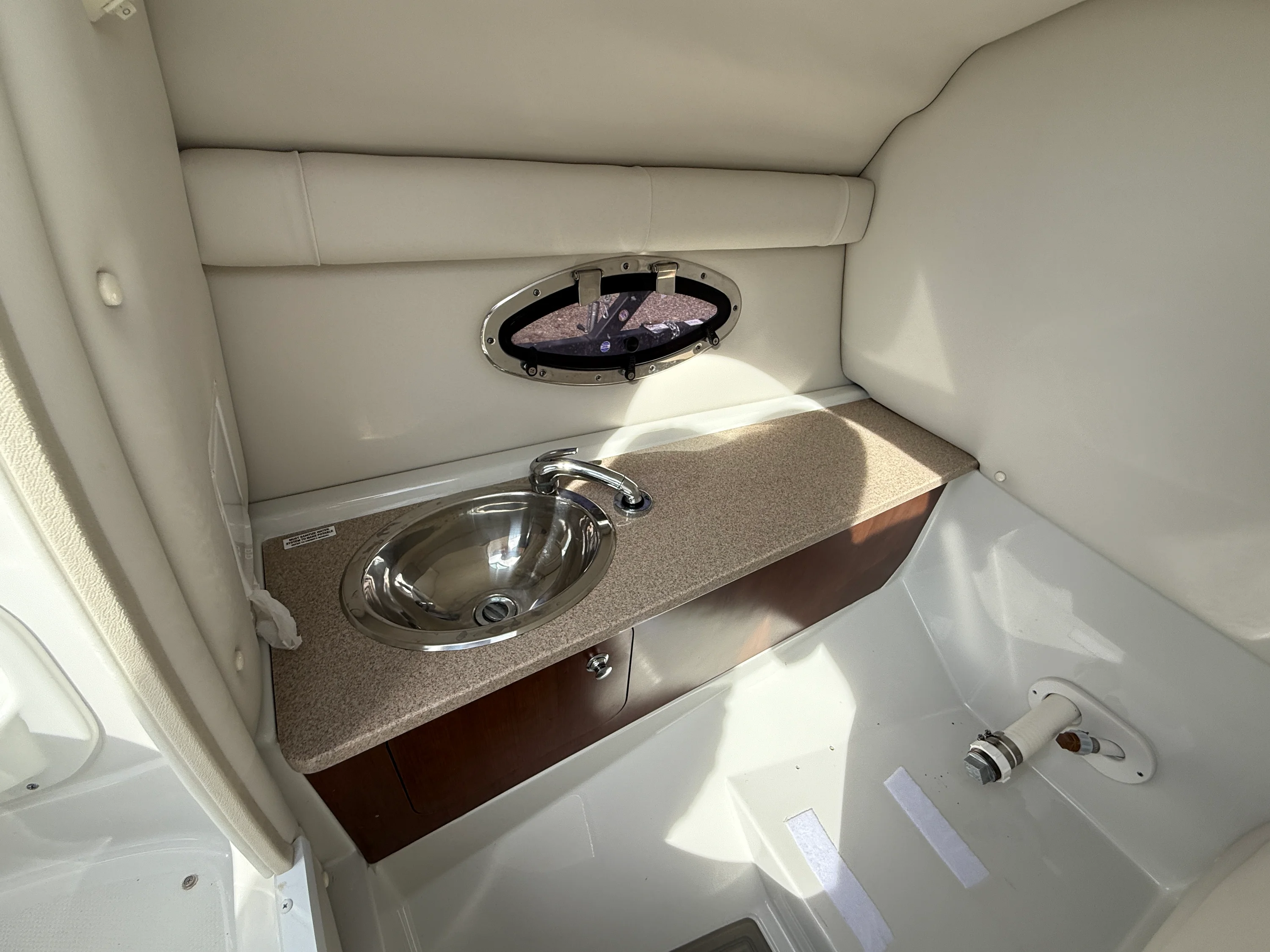 2017 Crownline E4 Image Thumbnail #28