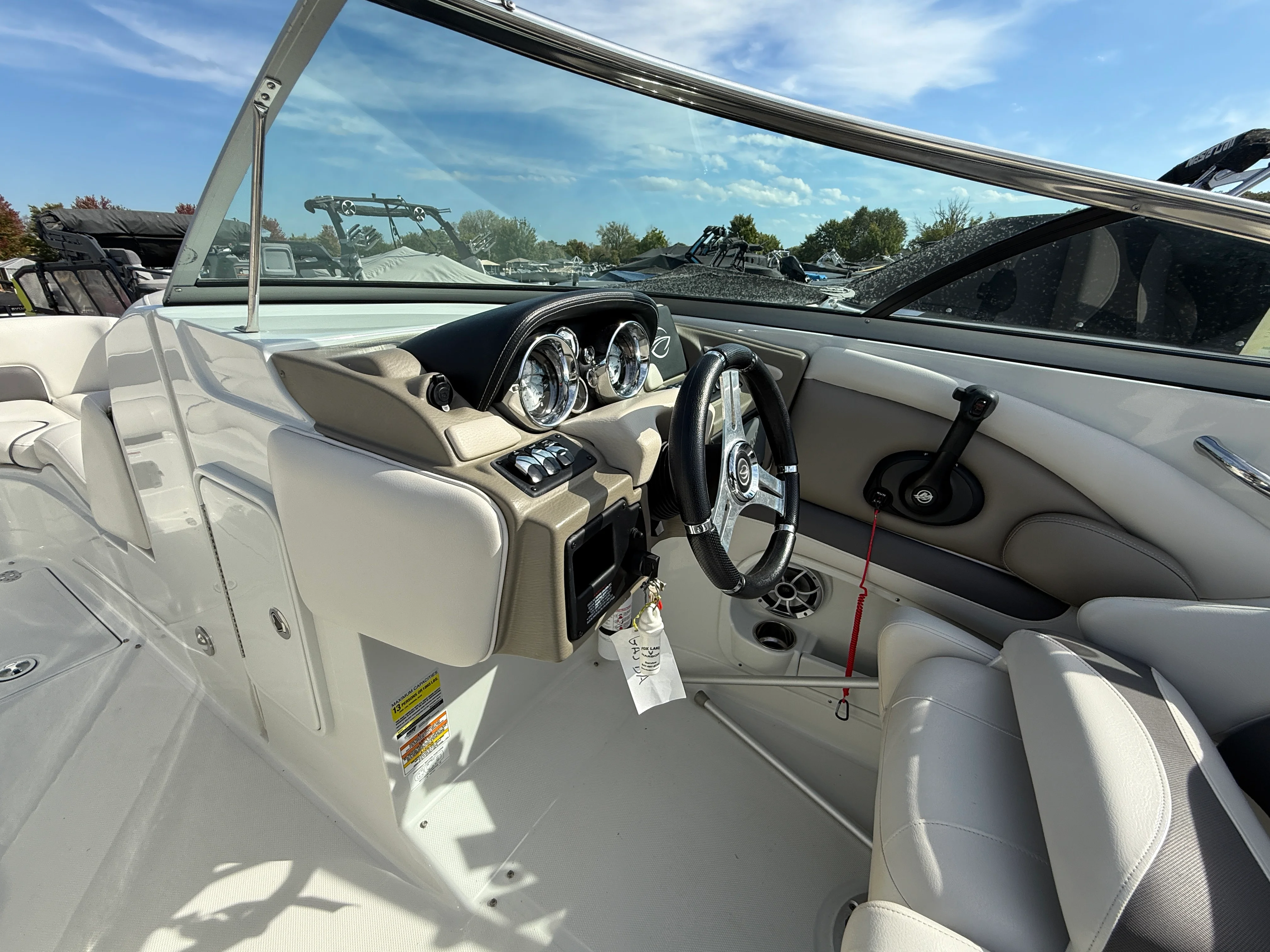 2017 Crownline E4 17 Image Thumbnail #17