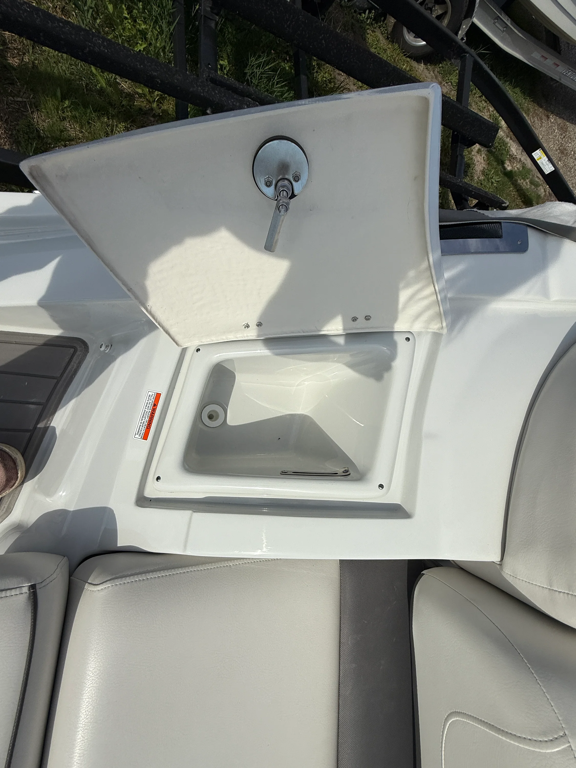 2017 Crownline E4 Image Thumbnail #33