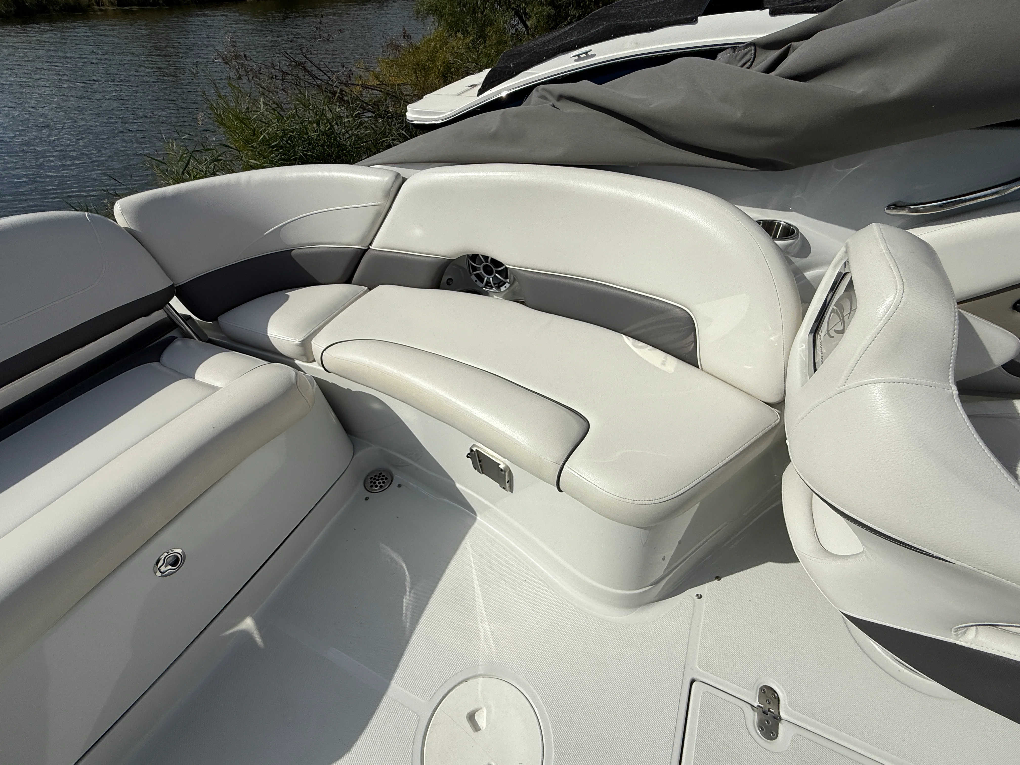 2017 Crownline E4 17 Image Thumbnail #11