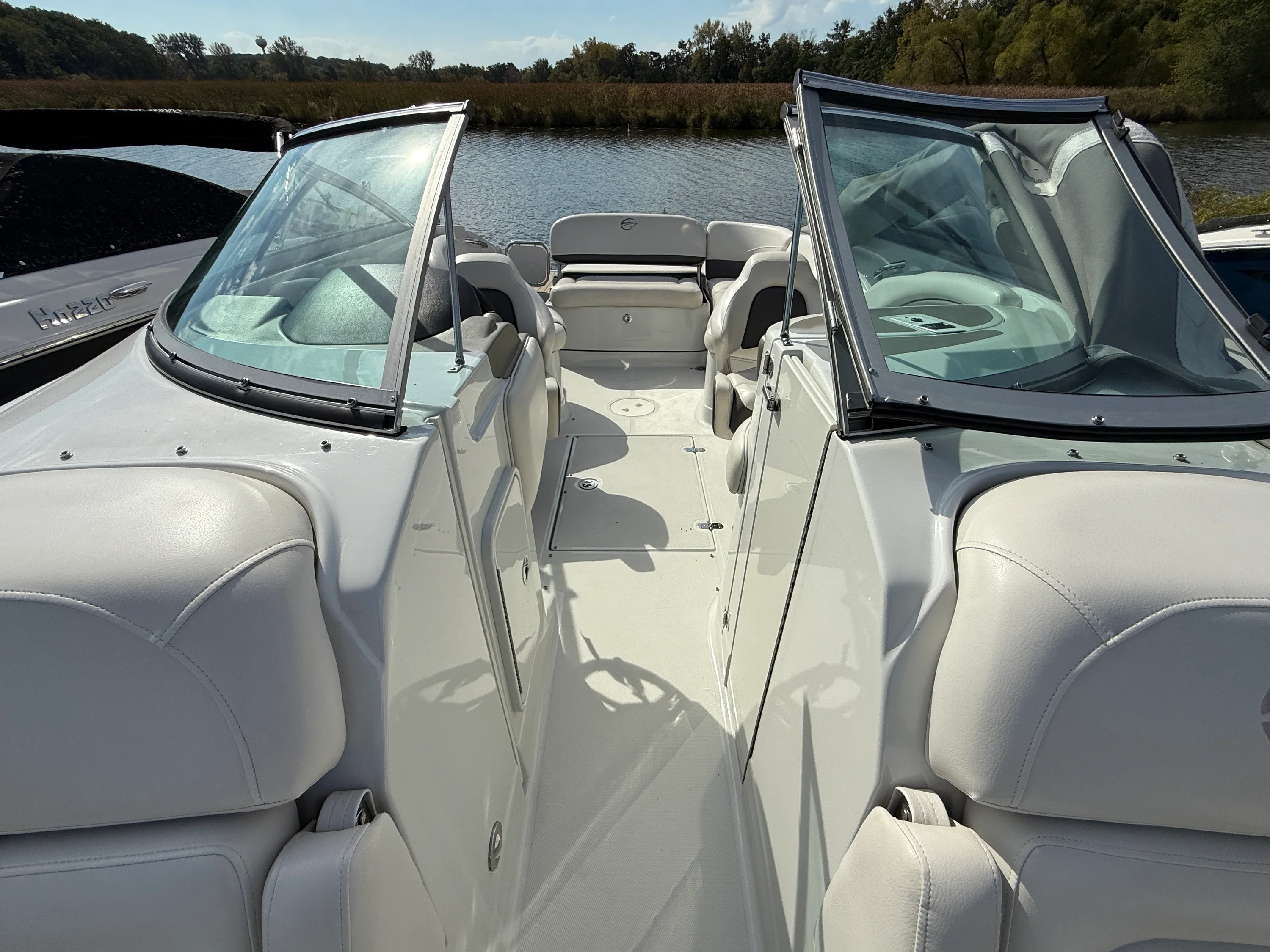 2017 Crownline E4 Image Thumbnail #5