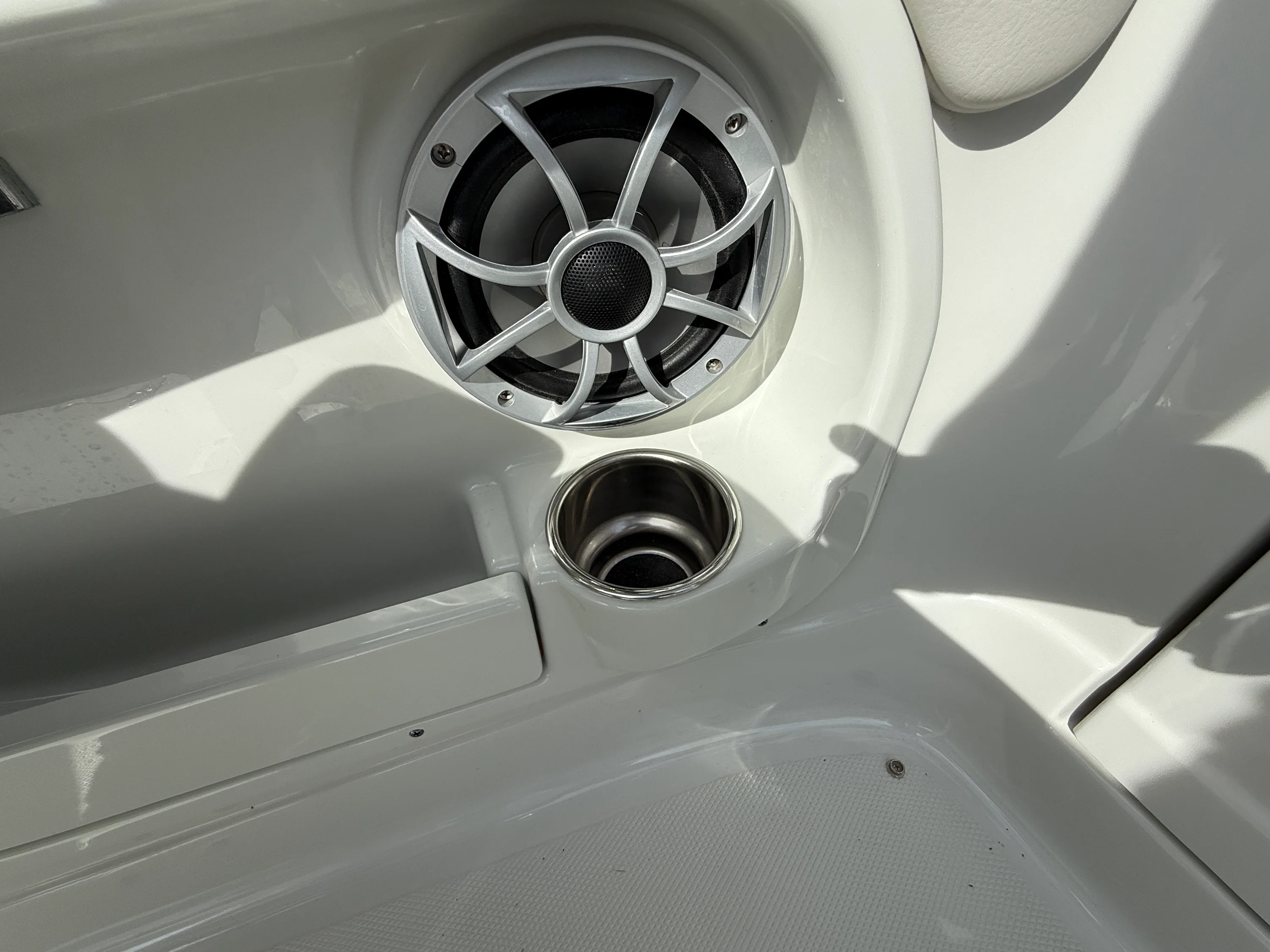 2017 Crownline E4 Image Thumbnail #29