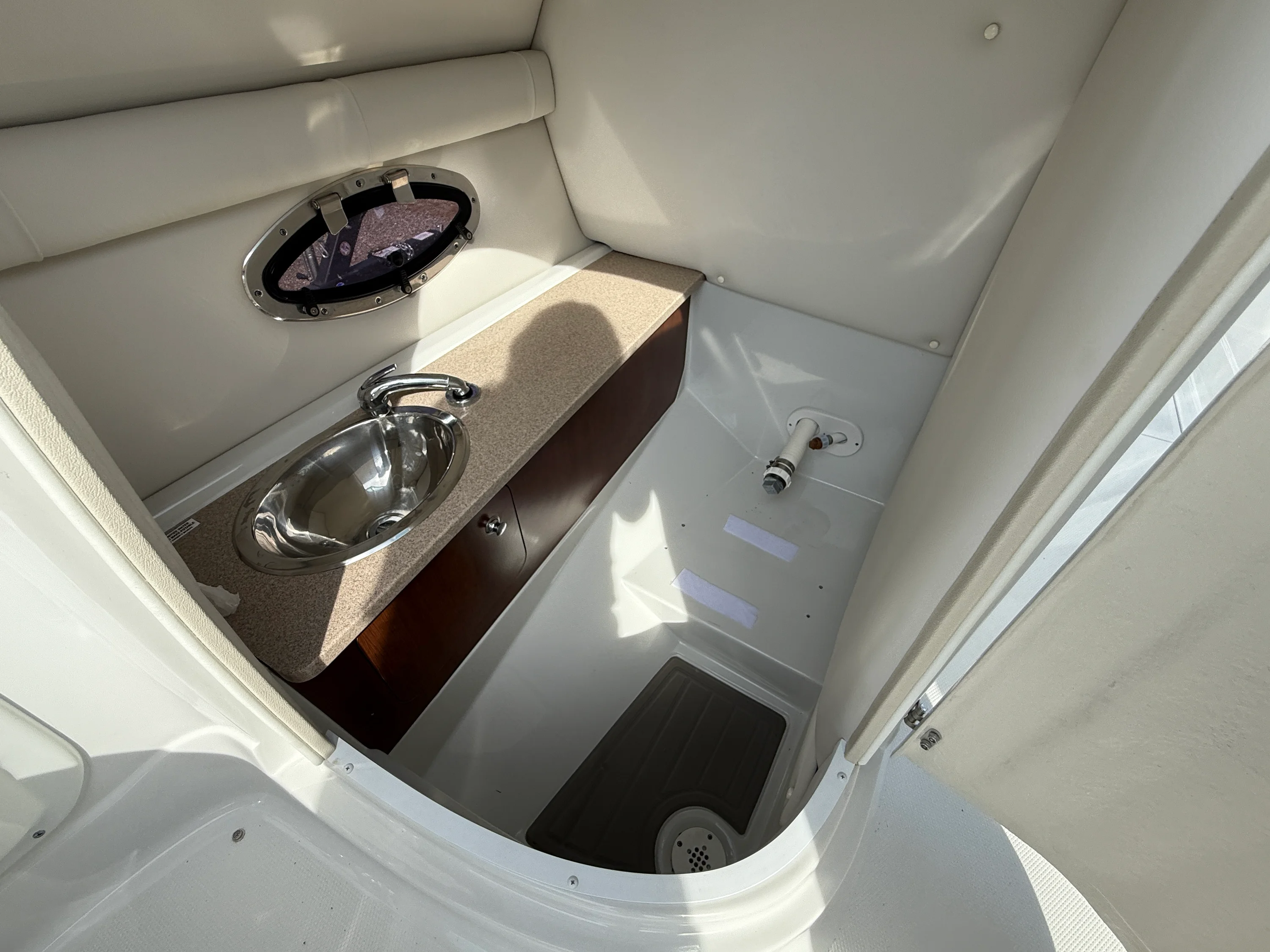 2017 Crownline E4 Image Thumbnail #27