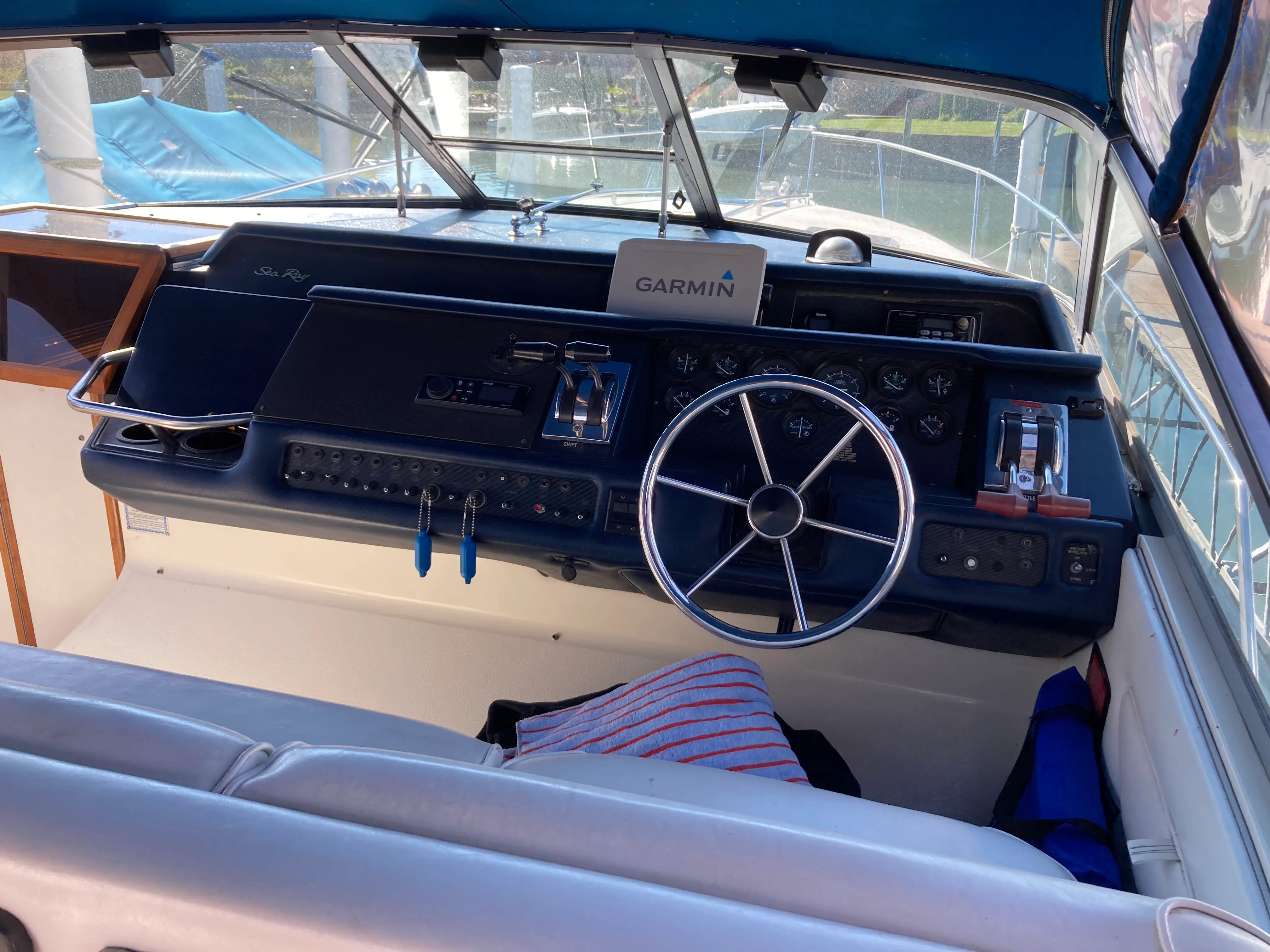 1990 Sea Ray 310 SD Image Thumbnail #13