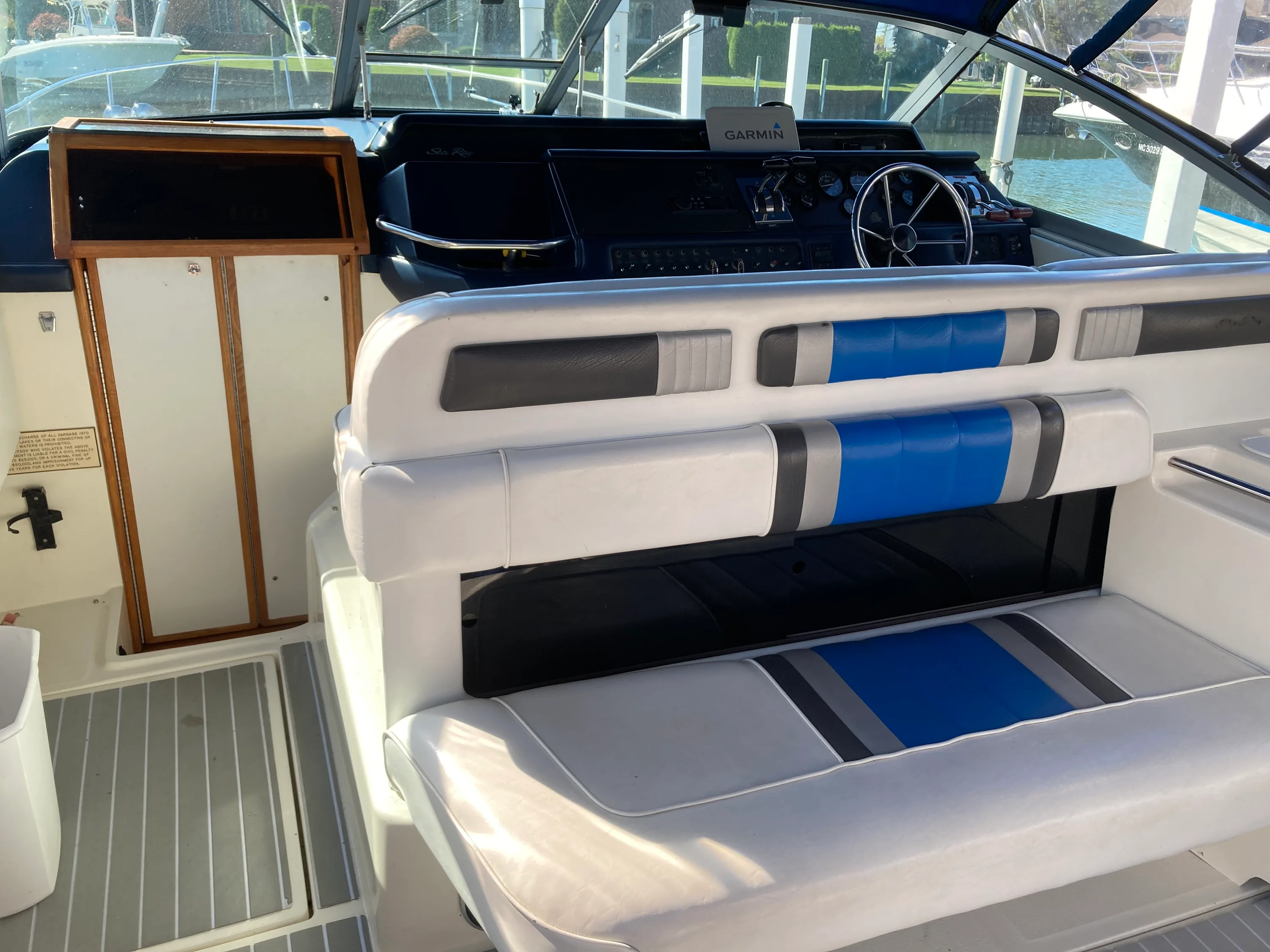 1990 Sea Ray 310 SD Image Thumbnail #8