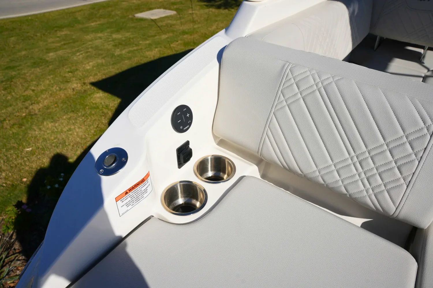 2026 Sea Ray SDX 230 Image Thumbnail #9