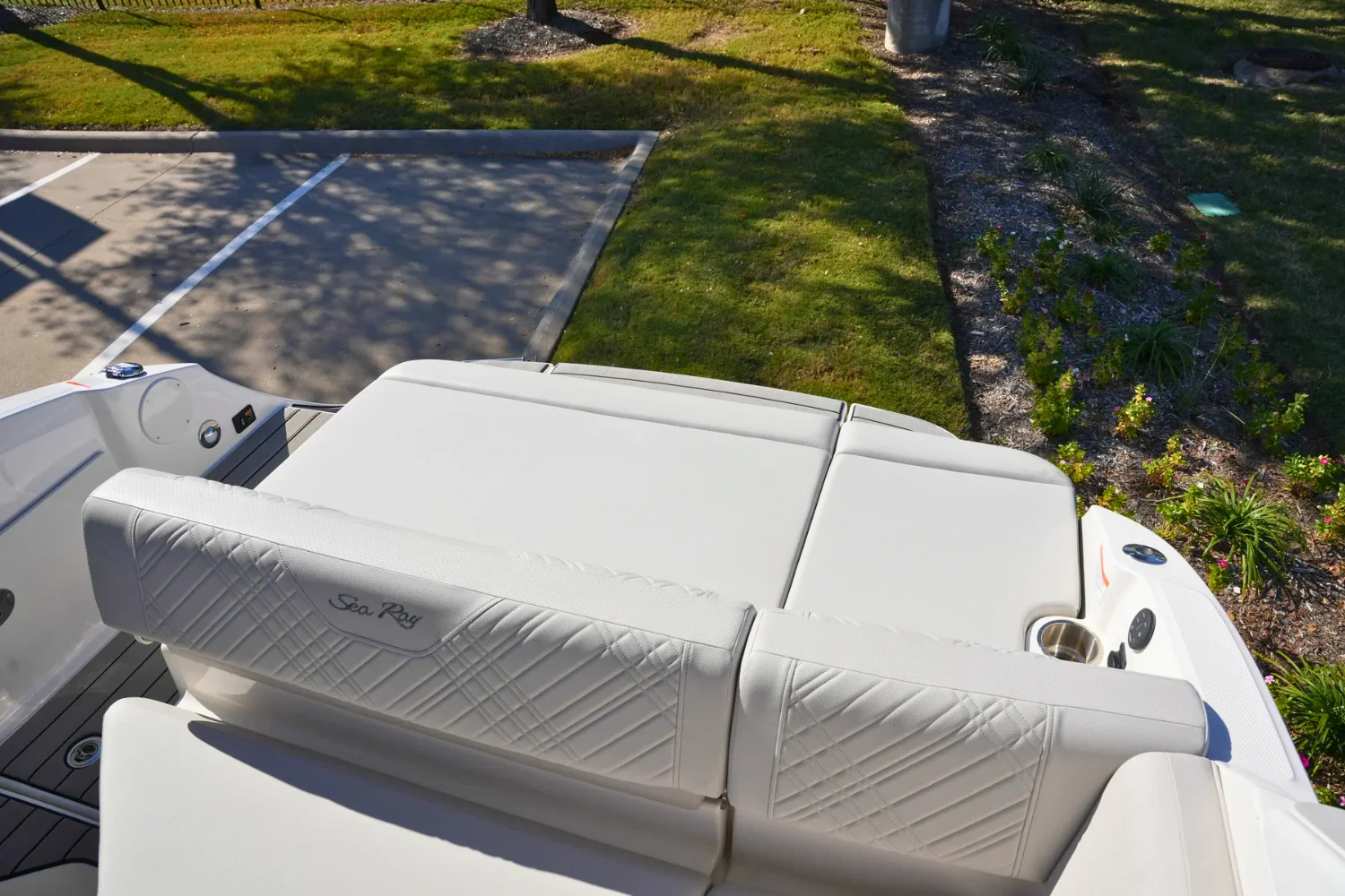 2026 Sea Ray SDX 230 Image Thumbnail #10