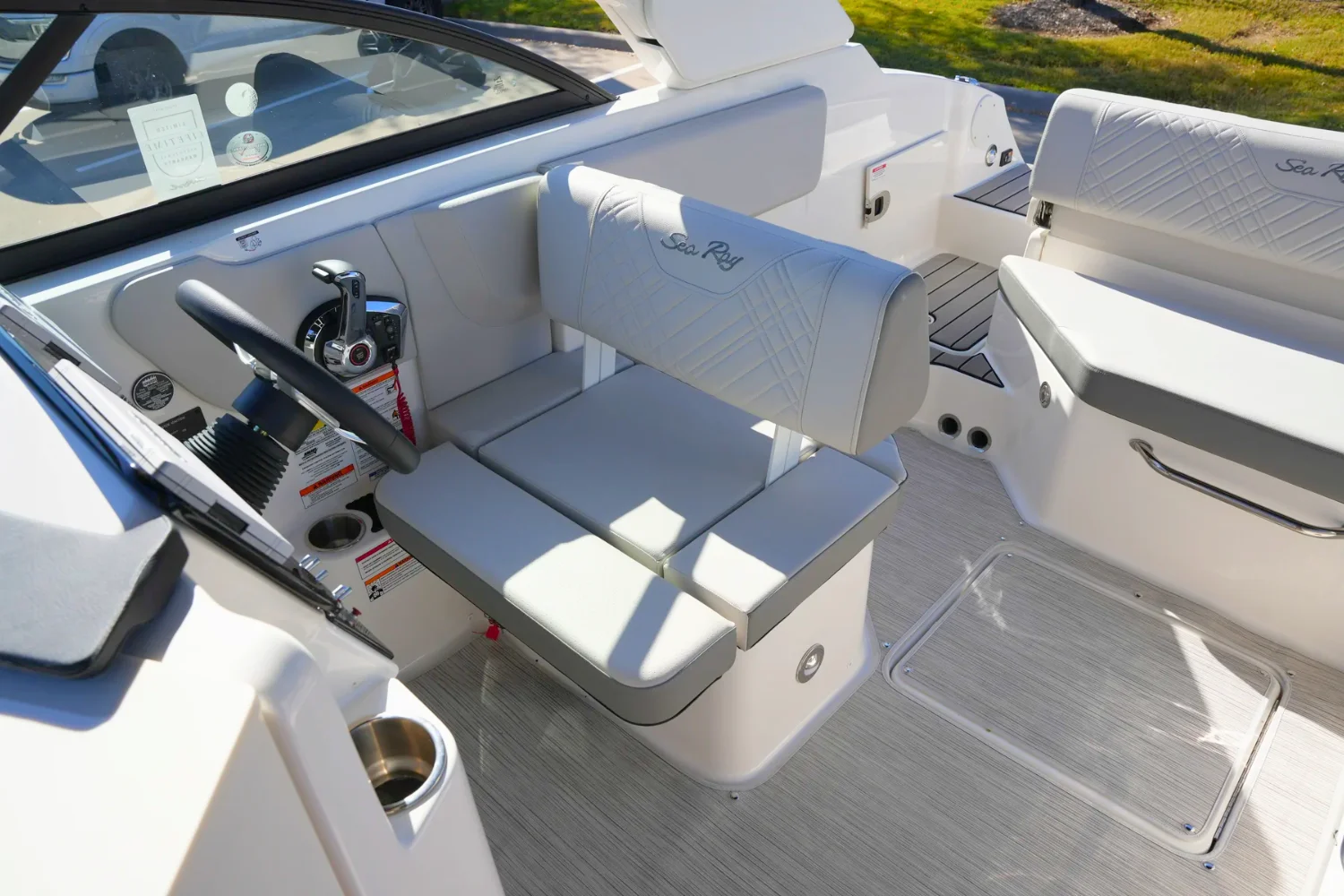 2026 Sea Ray SDX 230 Image Thumbnail #16