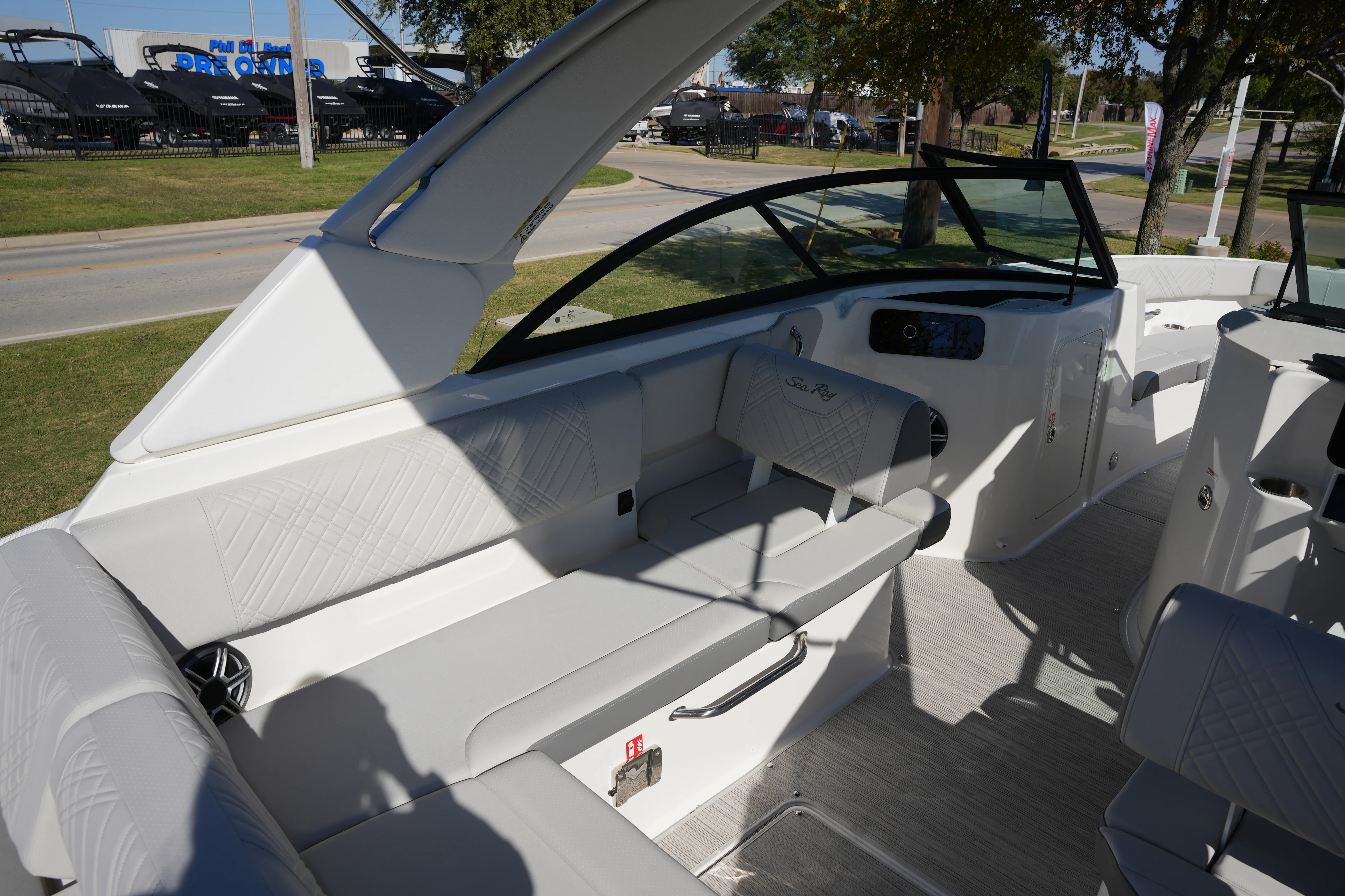 2026 Sea Ray SDX 230 Image Thumbnail #14