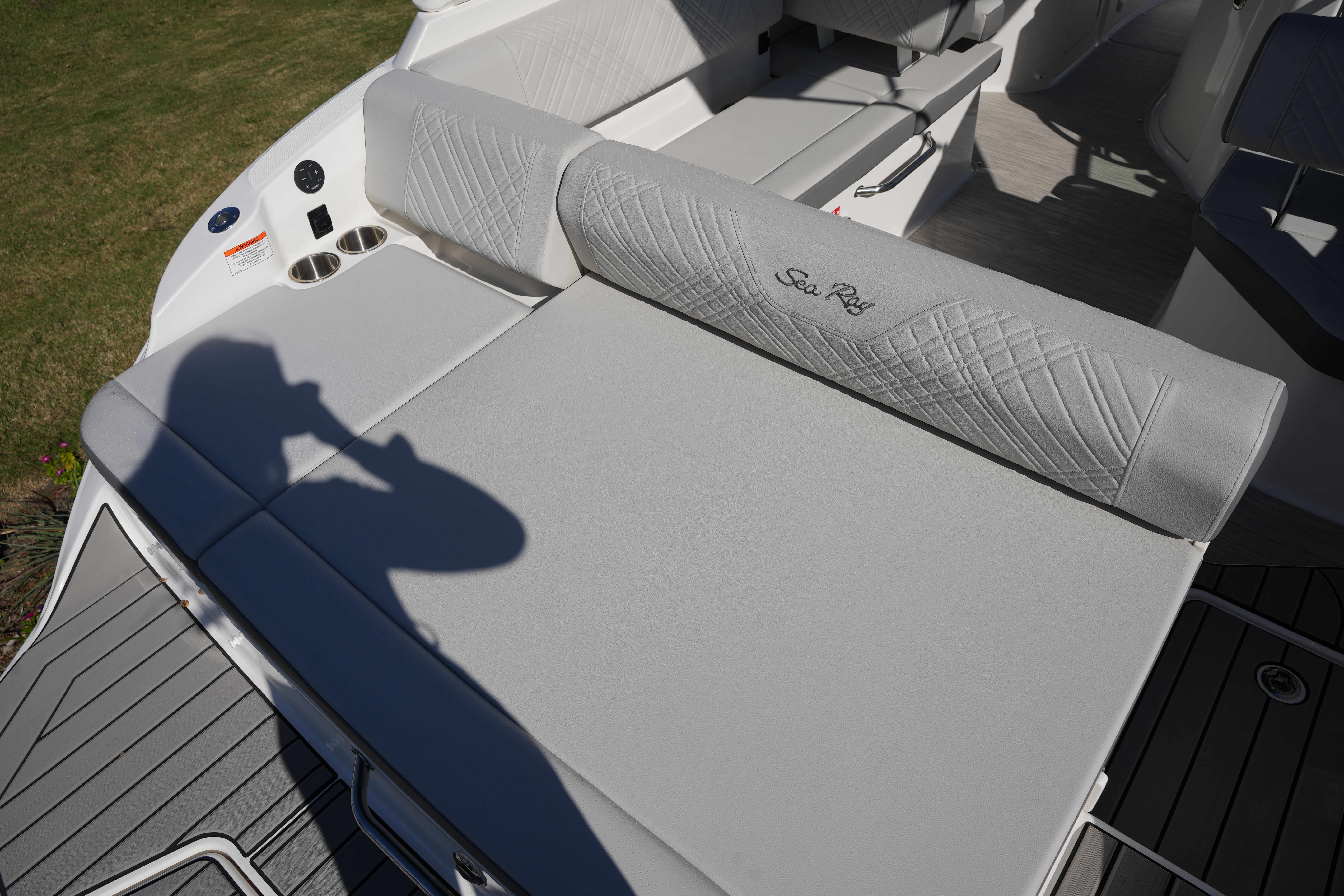 2026 Sea Ray SDX 230 Image Thumbnail #8