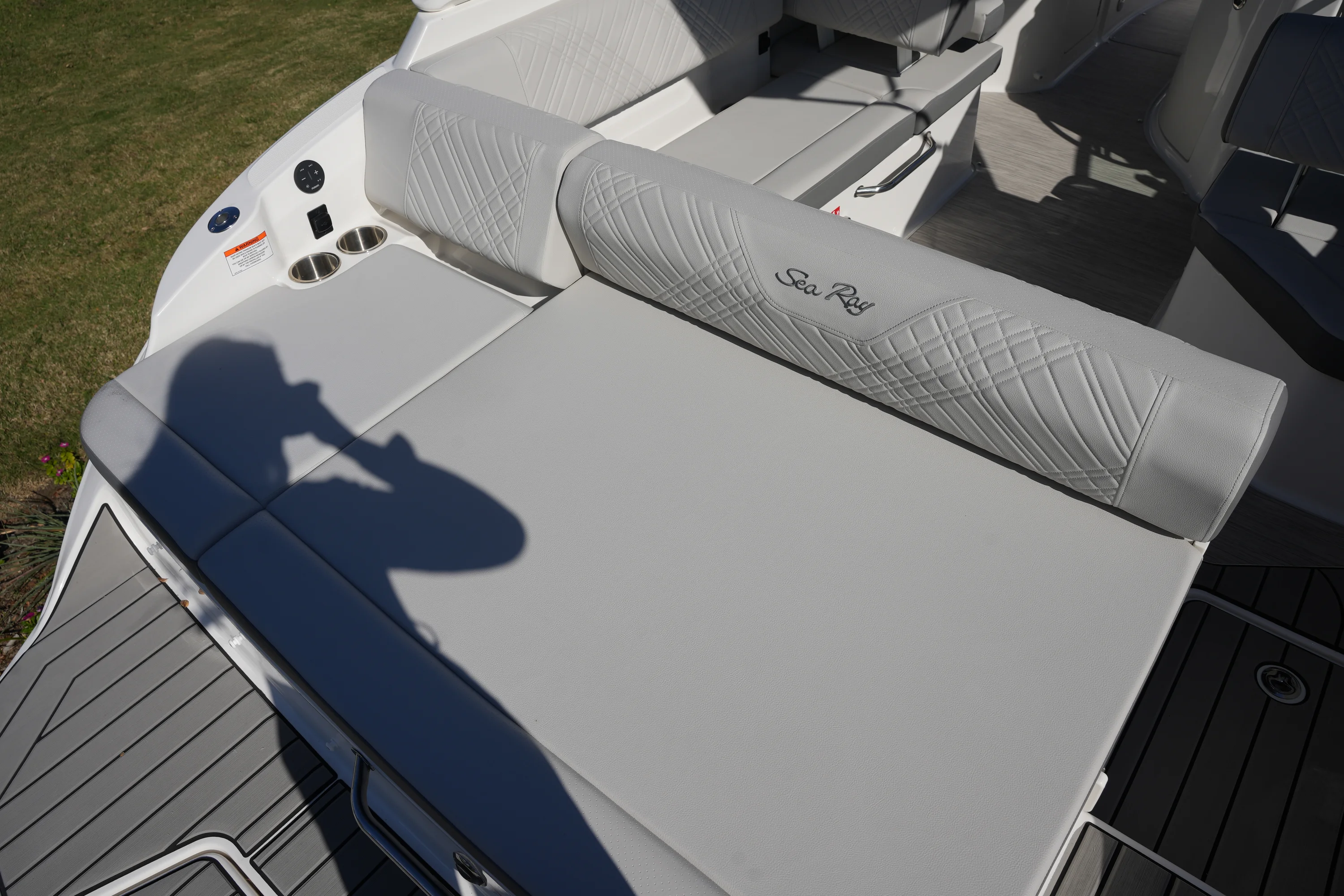 2026 Sea Ray SDX 230 Image Thumbnail #8