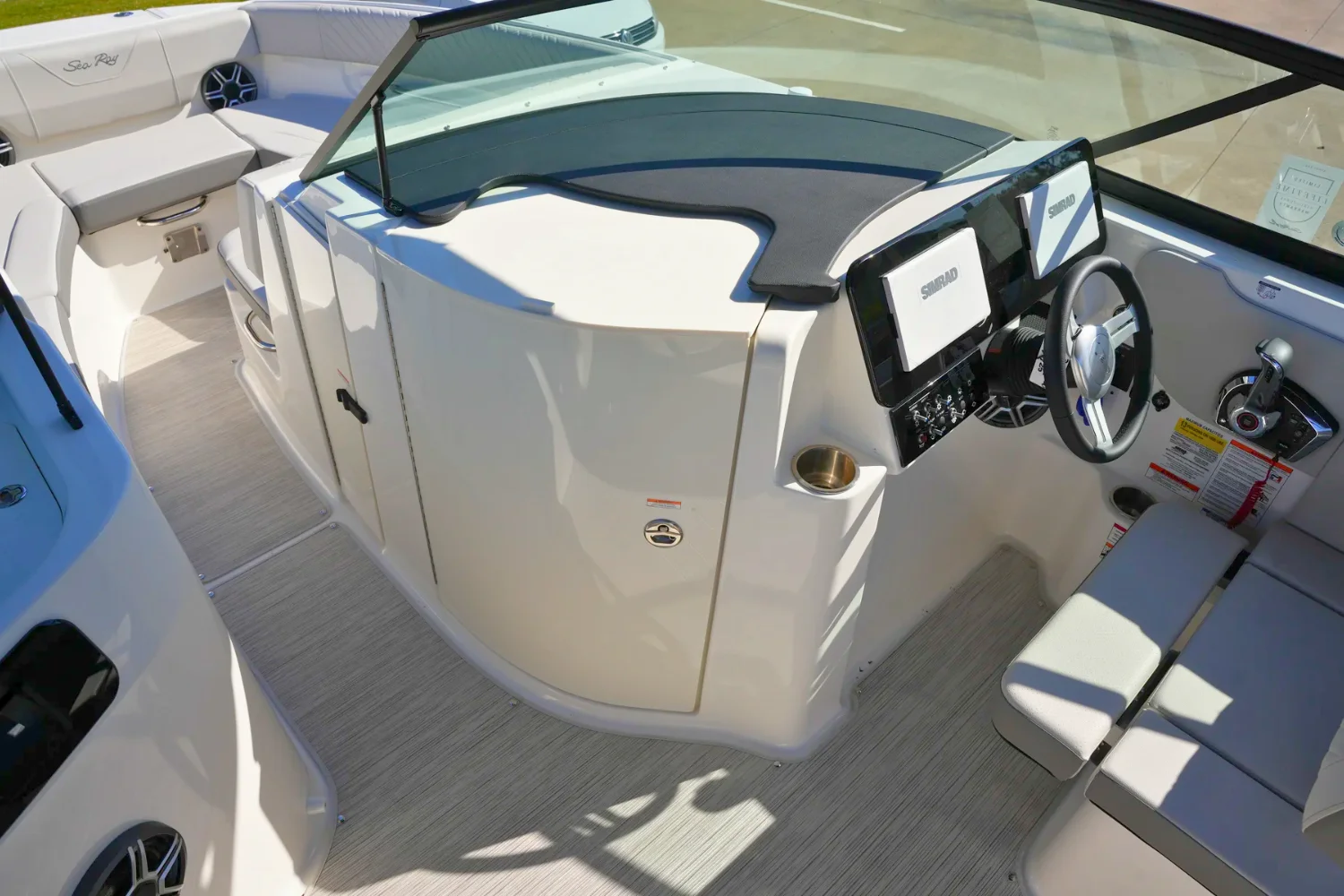 2026 Sea Ray SDX 230 Image Thumbnail #21