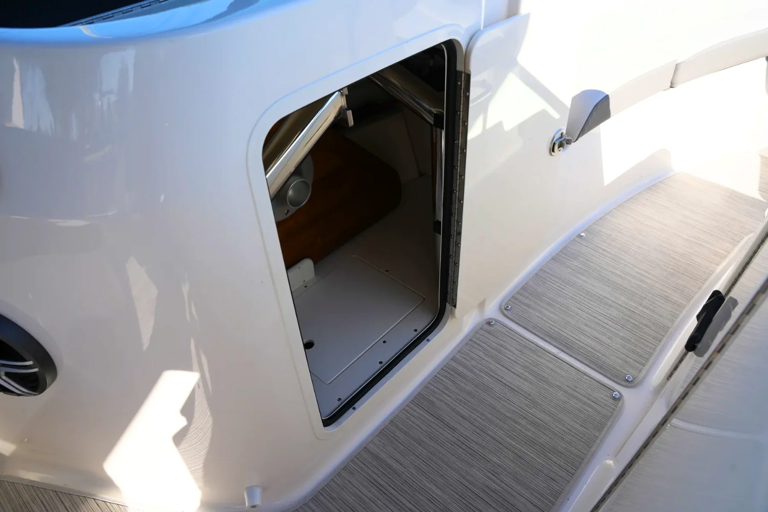 2026 Sea Ray SDX 230 Image Thumbnail #20