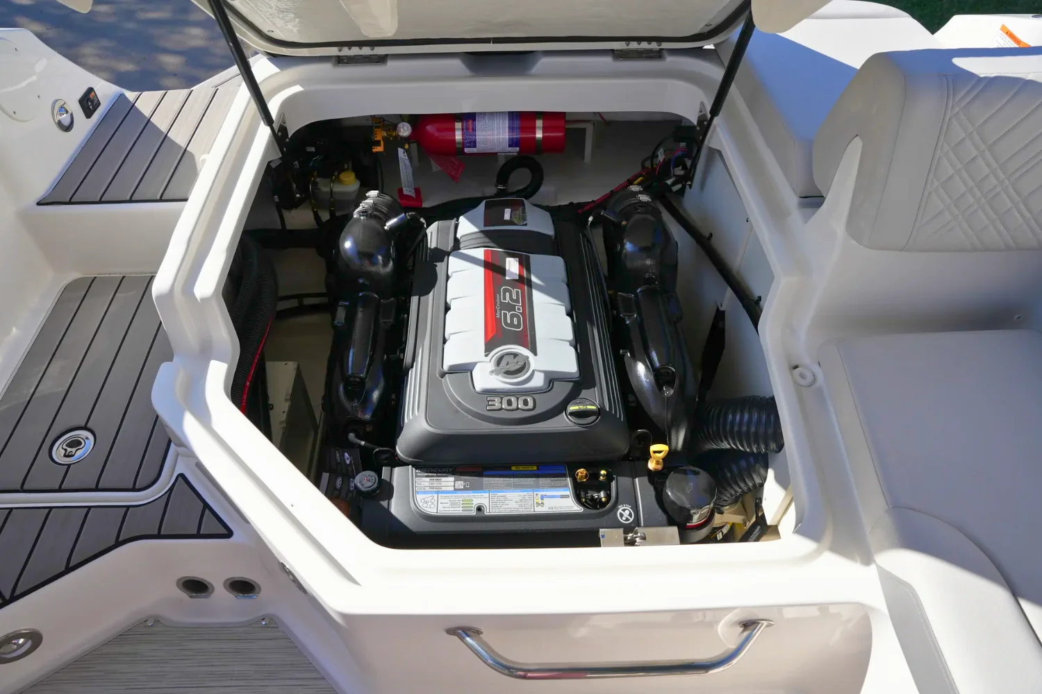 2026 Sea Ray SDX 230 Image Thumbnail #30