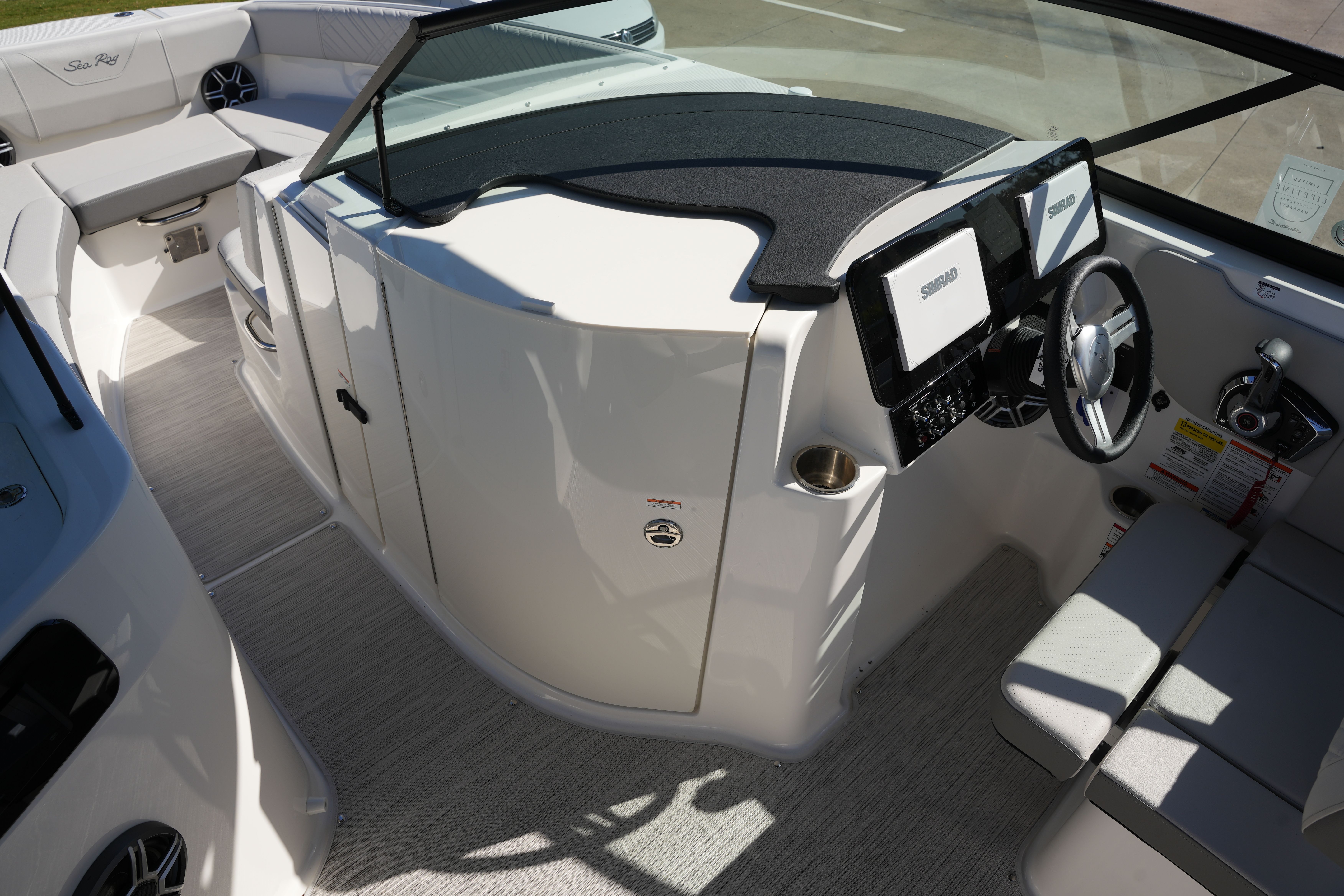 2026 Sea Ray SDX 230 Image Thumbnail #21