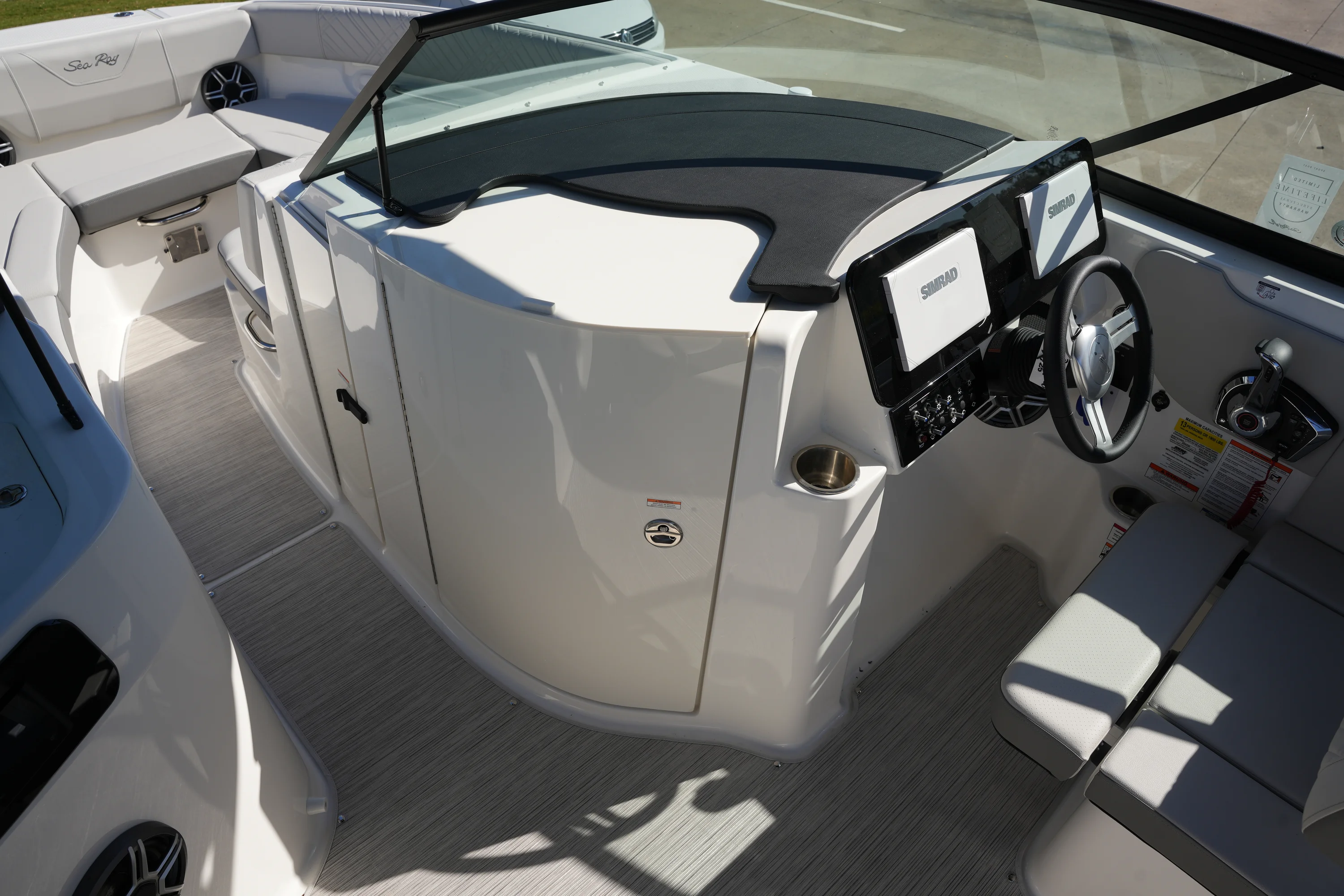 2026 Sea Ray SDX 230 Image Thumbnail #21