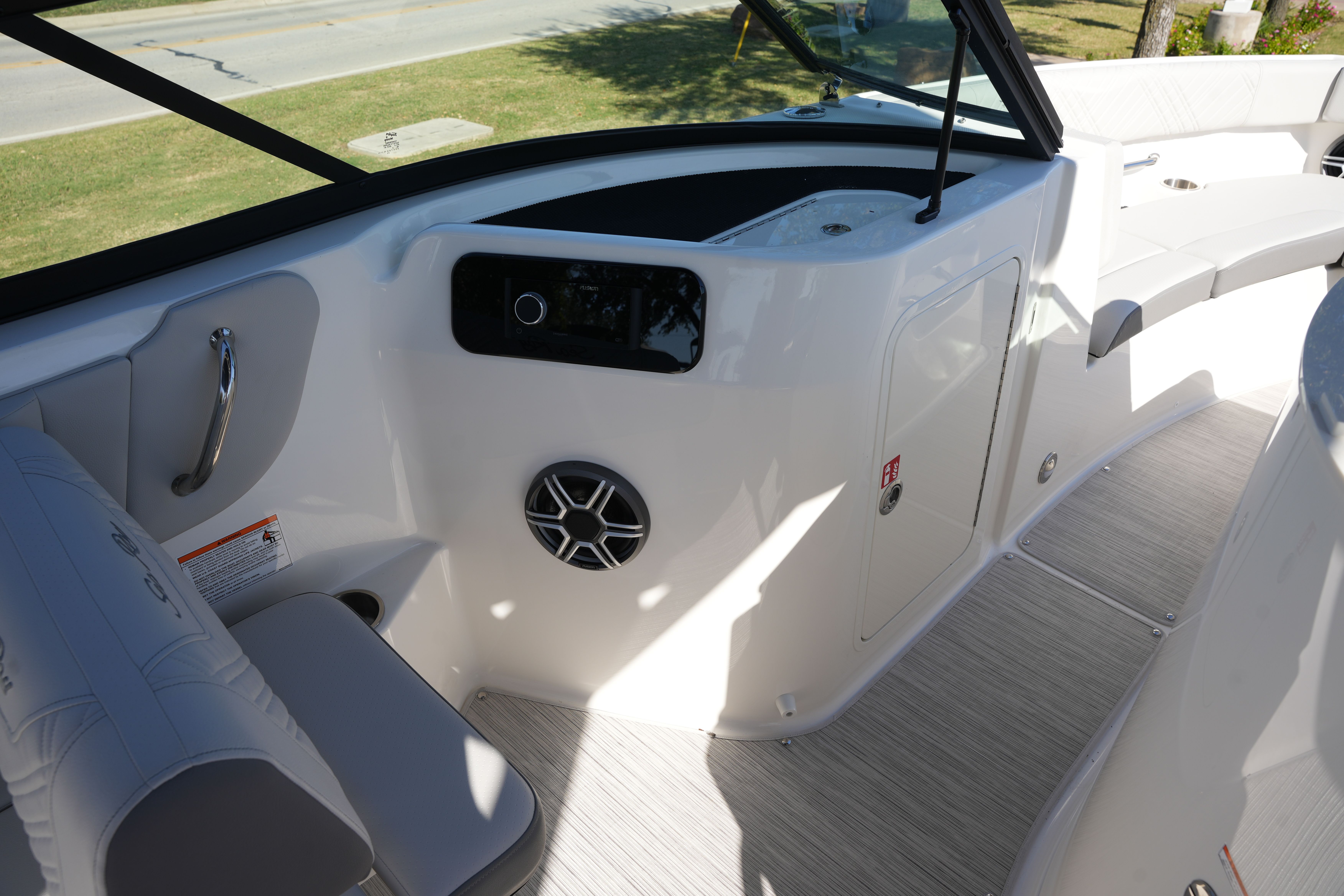 2026 Sea Ray SDX 230 Image Thumbnail #19