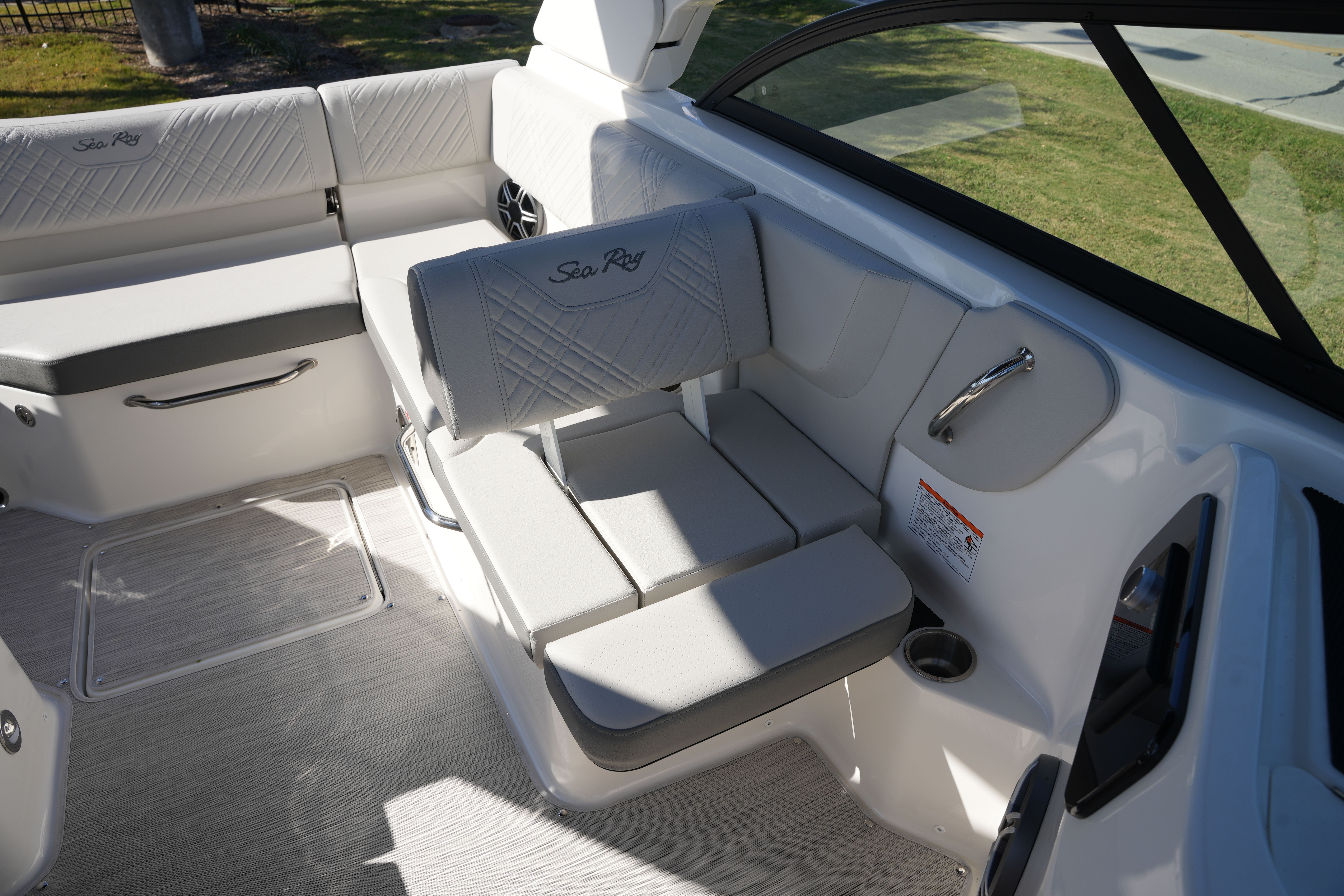 2026 Sea Ray SDX 230 Image Thumbnail #13