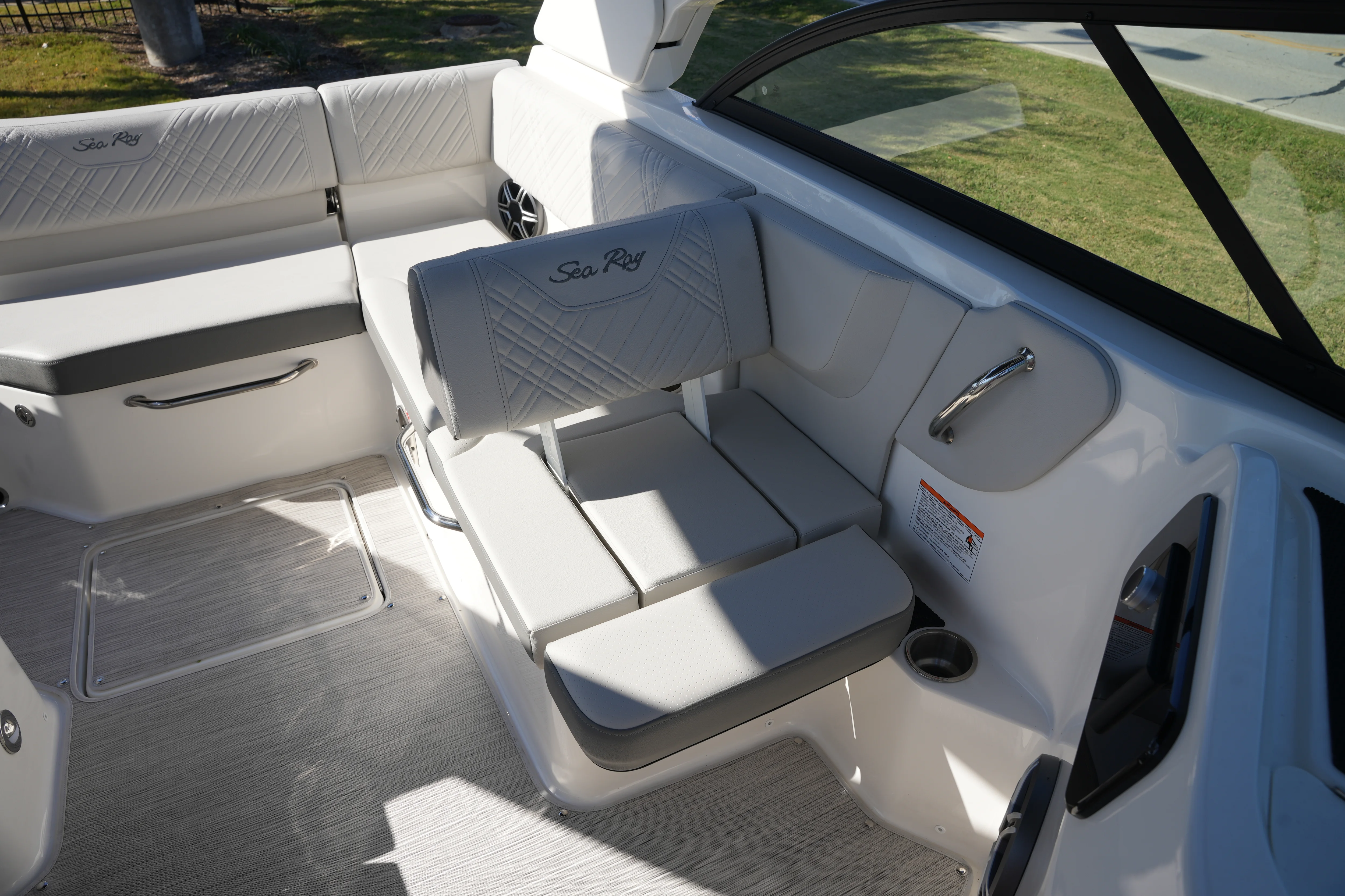 2026 Sea Ray SDX 230 Image Thumbnail #13