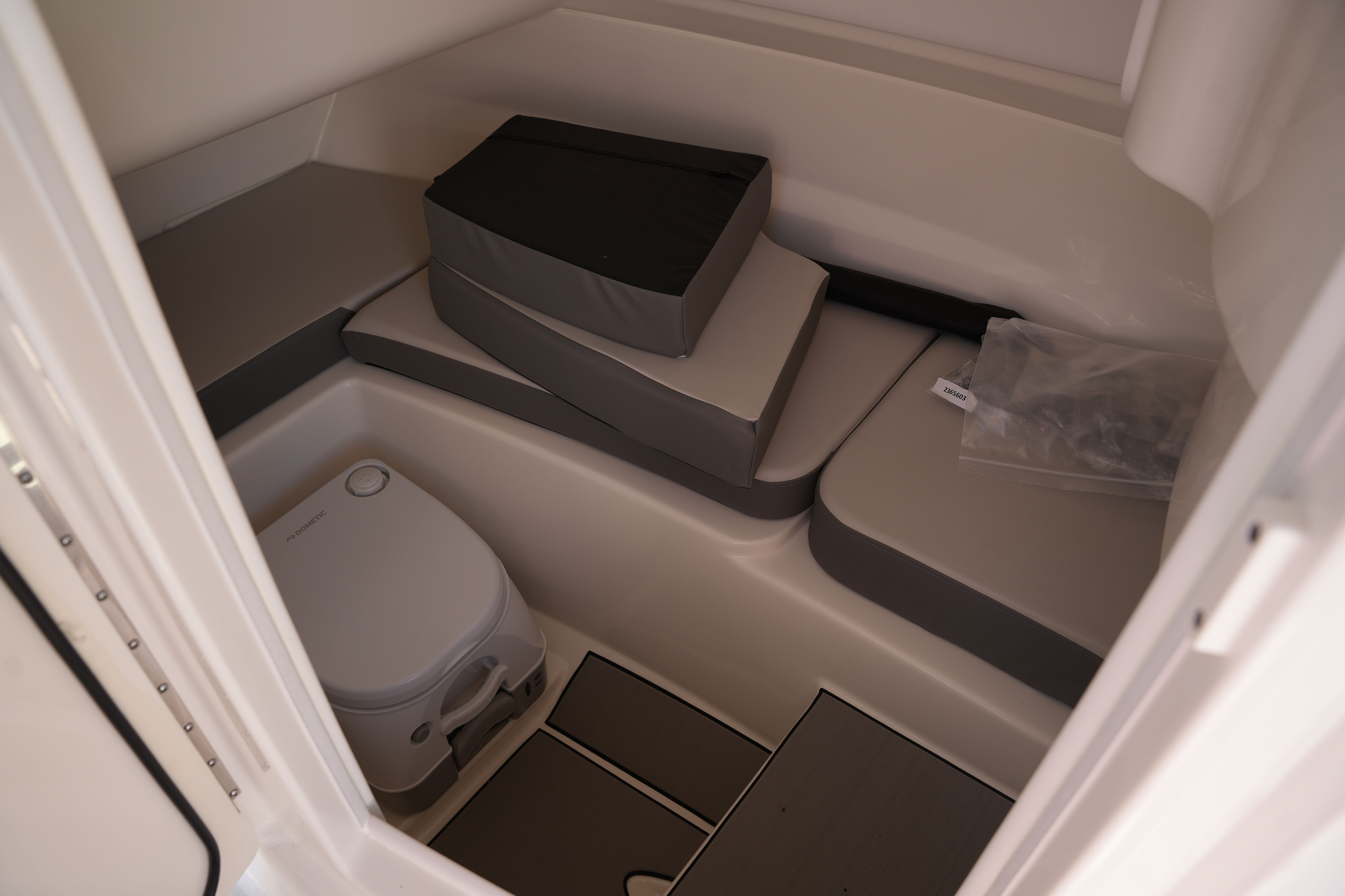 2026 Sea Ray SDX 230 Image Thumbnail #22