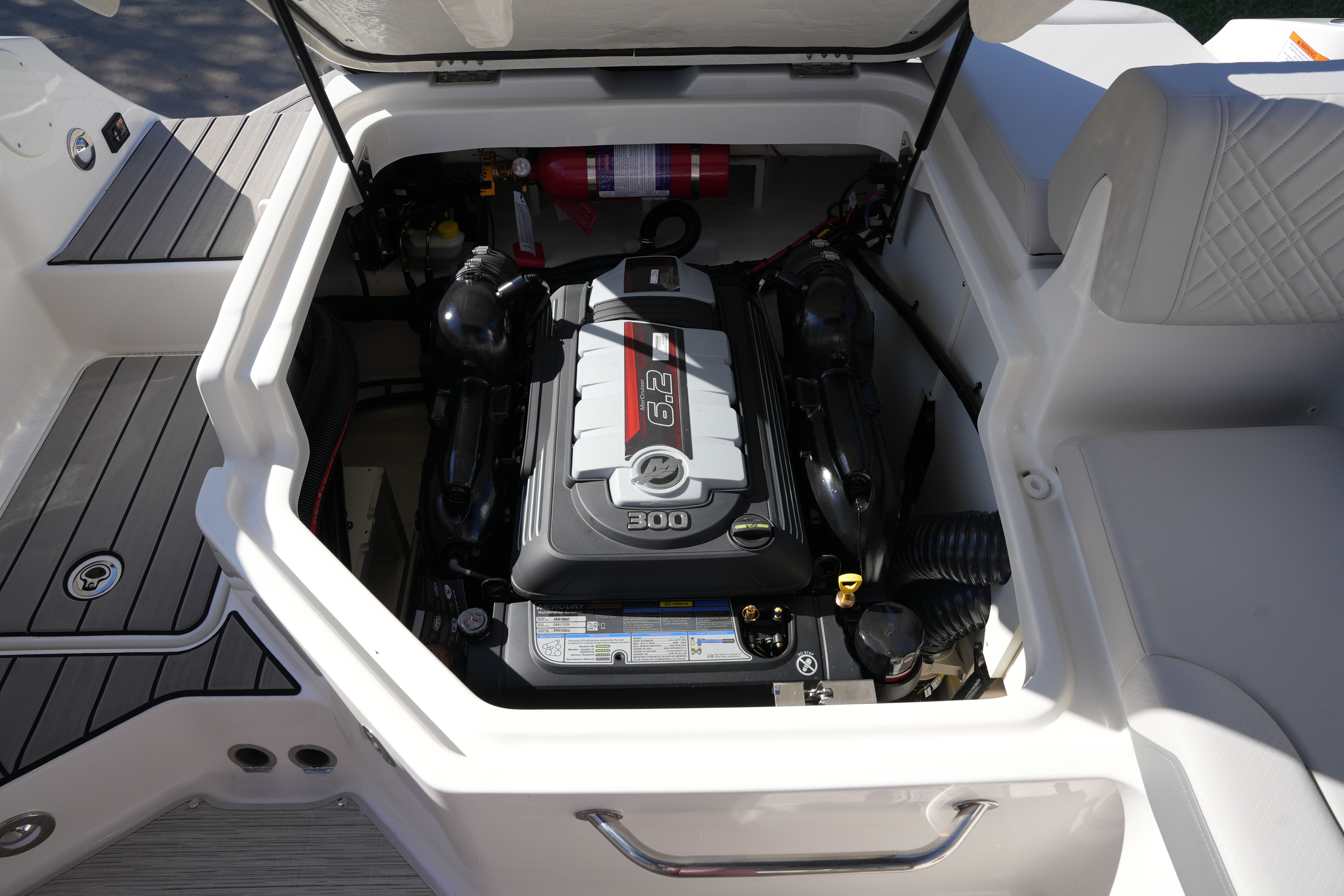 2026 Sea Ray SDX 230 Image Thumbnail #30