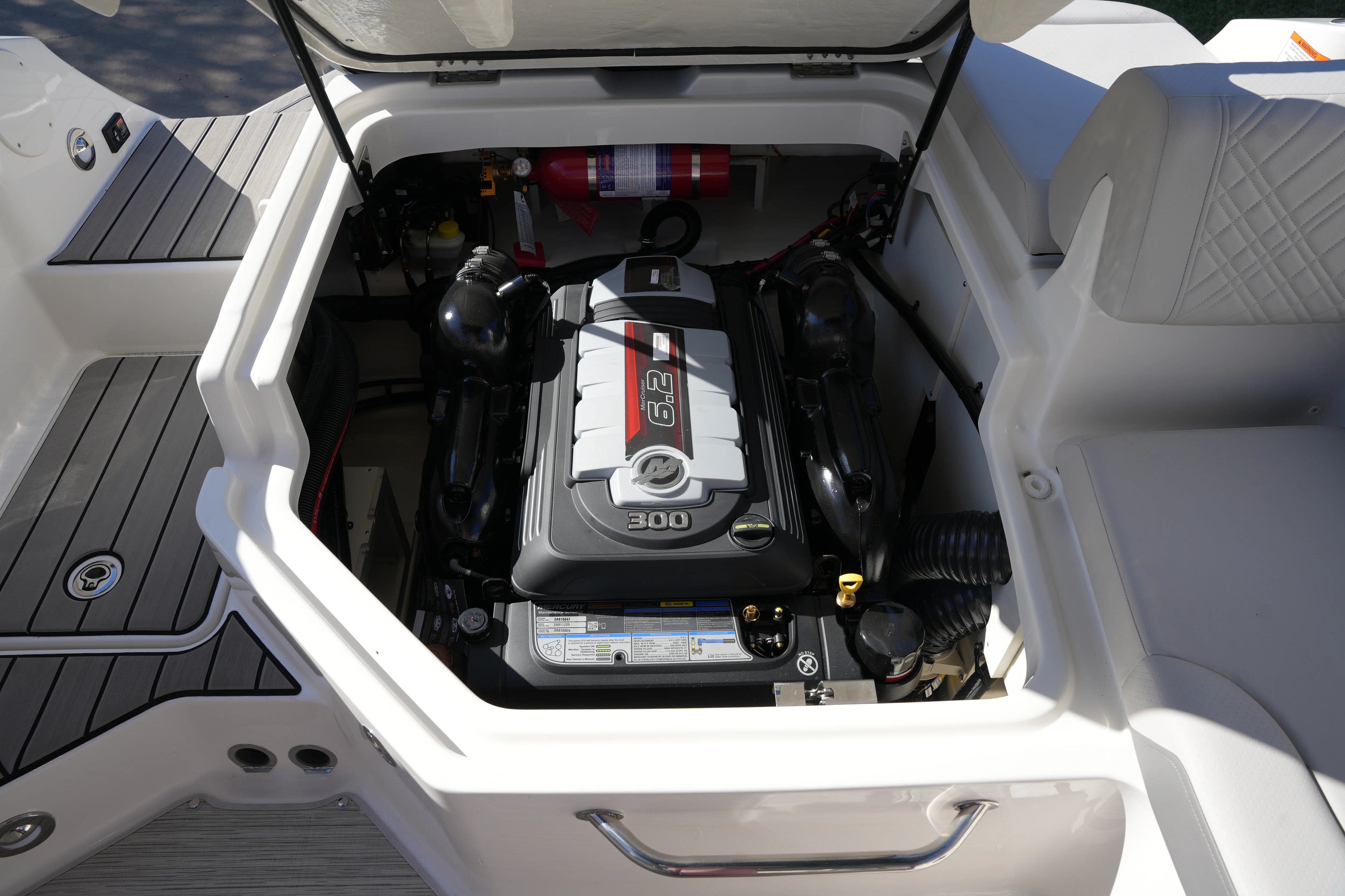 2026 Sea Ray SDX 230 Image Thumbnail #30