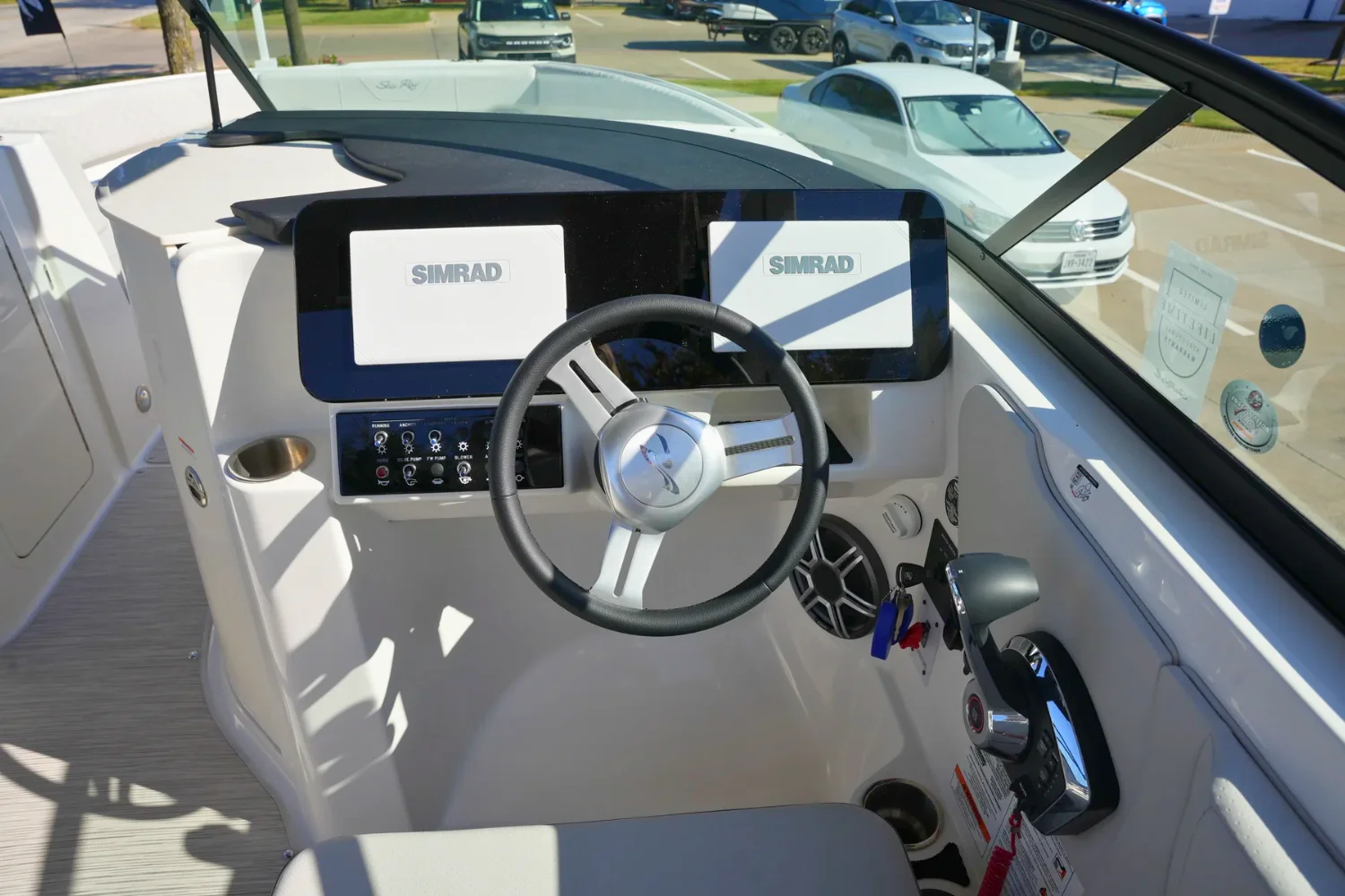 2026 Sea Ray SDX 230 Image Thumbnail #18