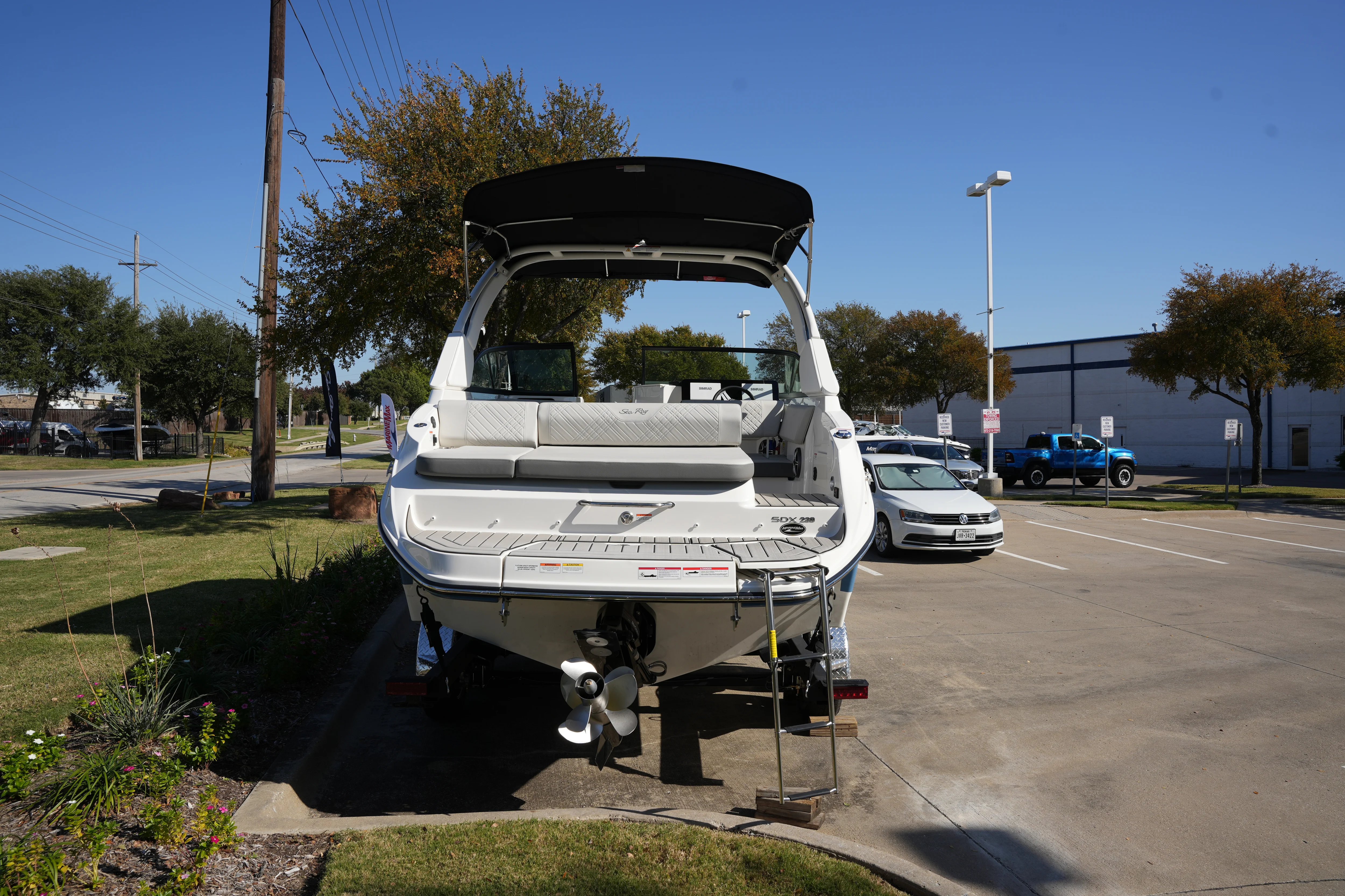 2026 Sea Ray SDX 230 Image Thumbnail #3