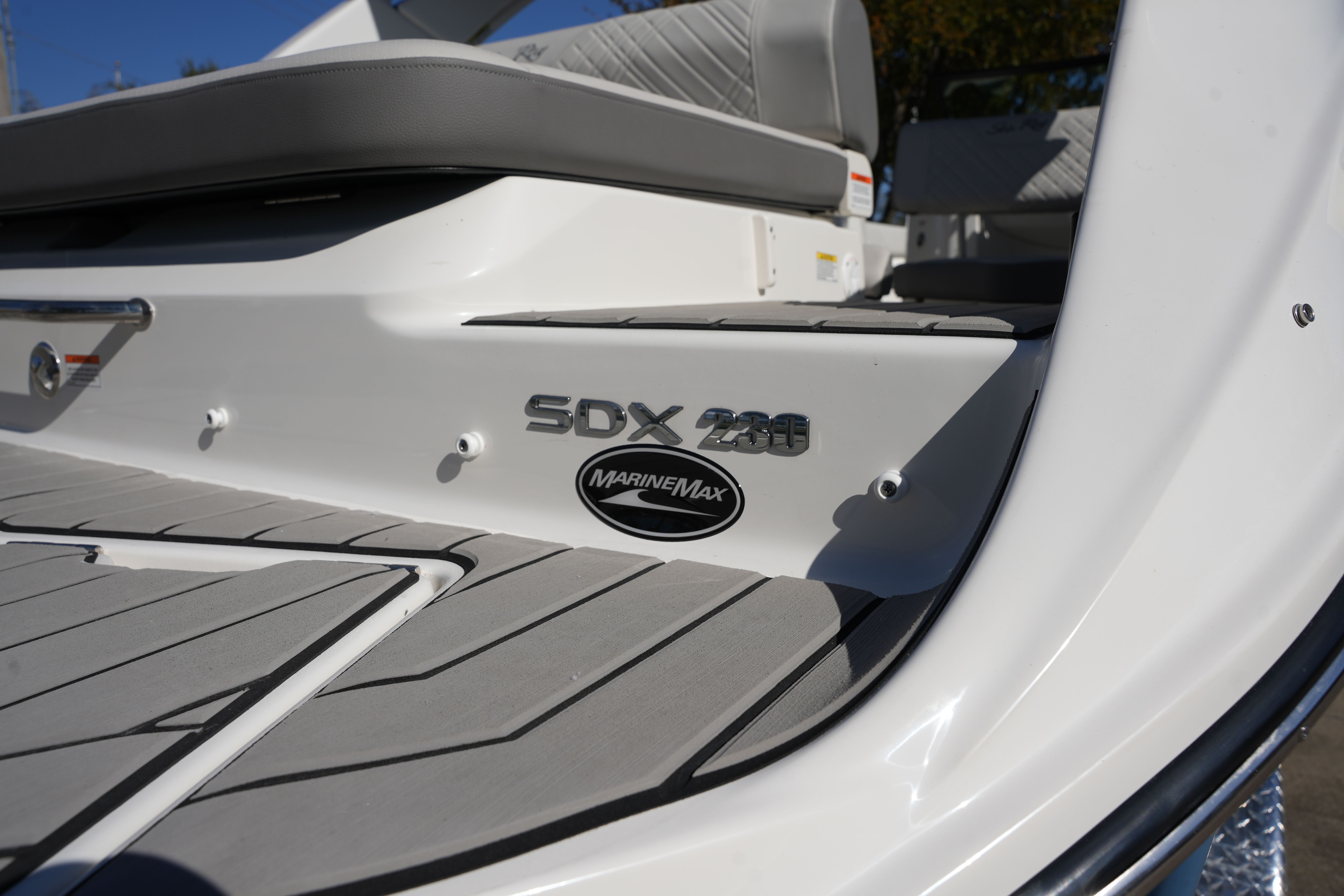 2026 Sea Ray SDX 230 Image Thumbnail #7