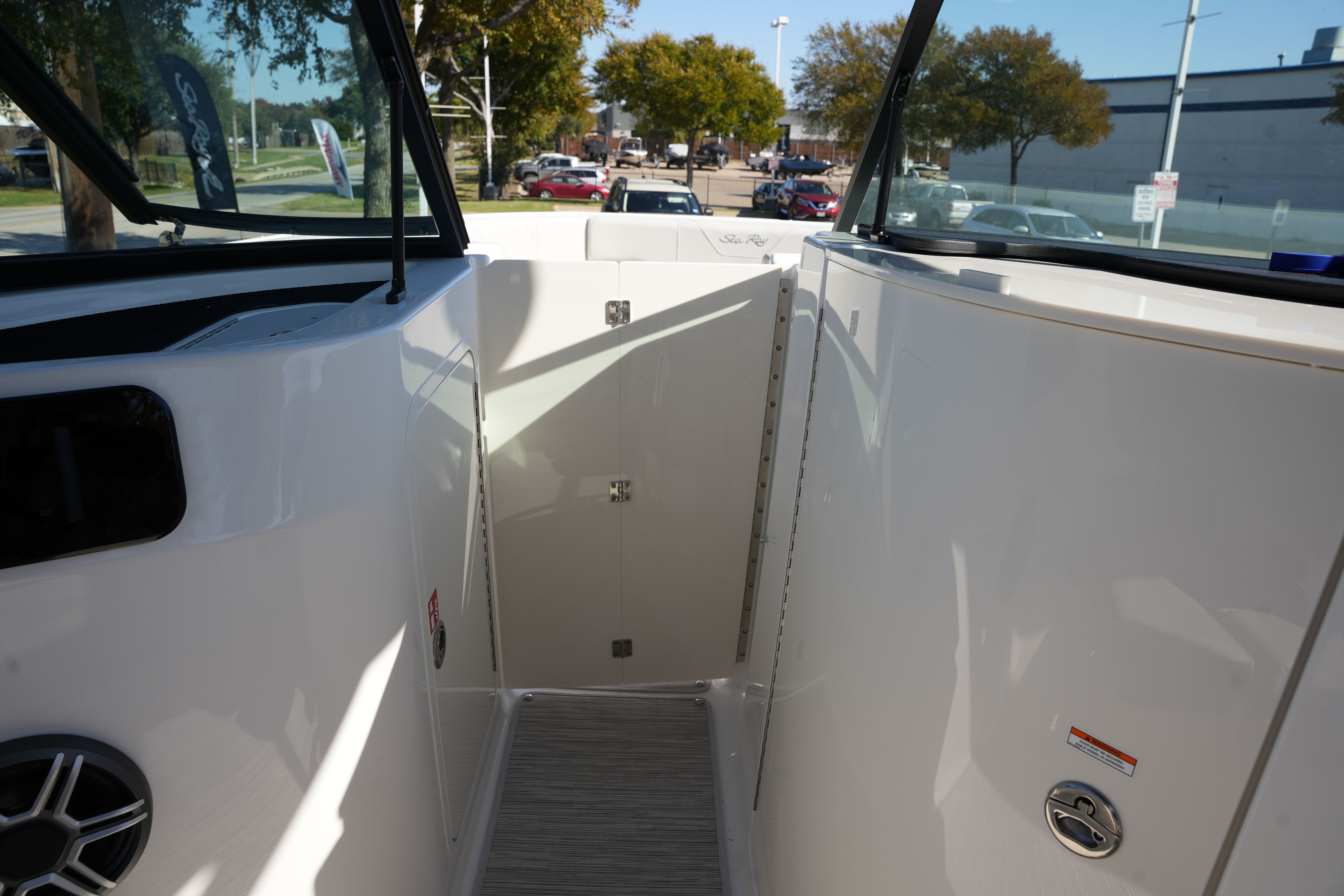 2026 Sea Ray SDX 230 Image Thumbnail #24