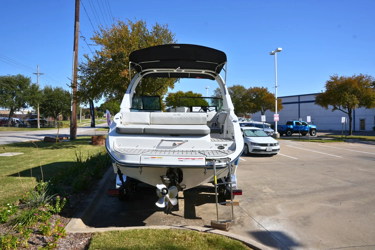 2026 Sea Ray SDX 230 Image Thumbnail #3