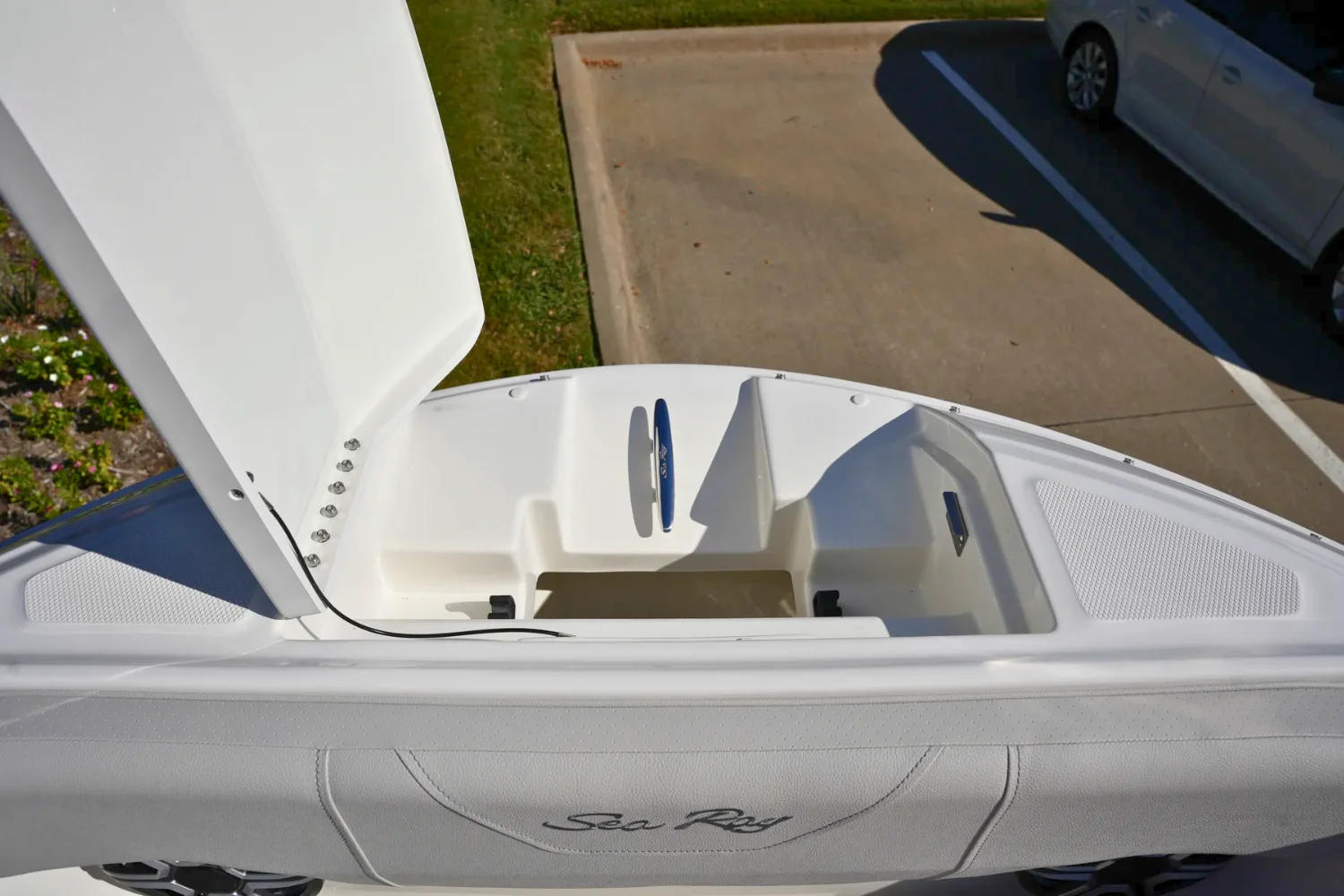 2026 Sea Ray SDX 230 Image Thumbnail #28