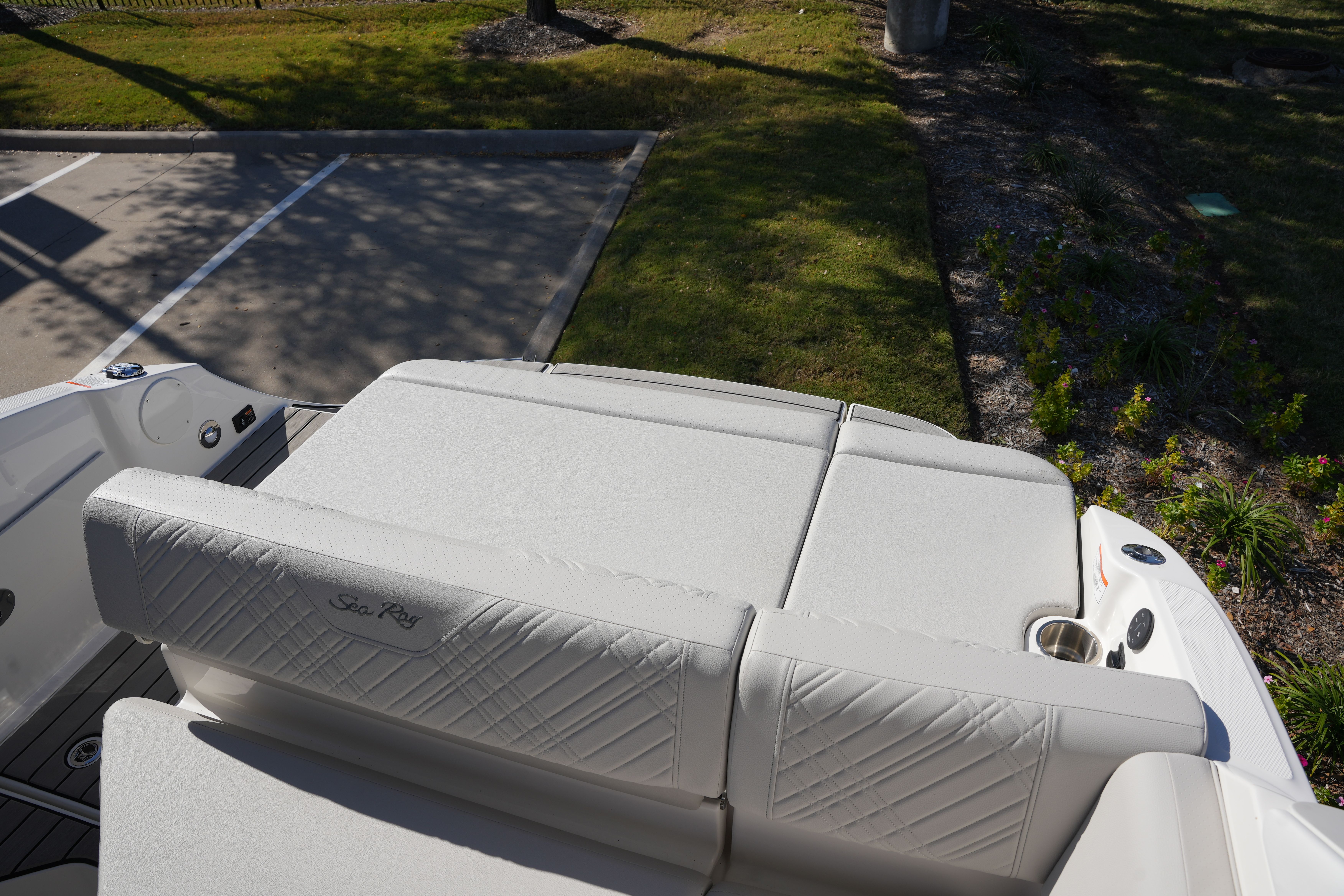 2026 Sea Ray SDX 230 Image Thumbnail #10