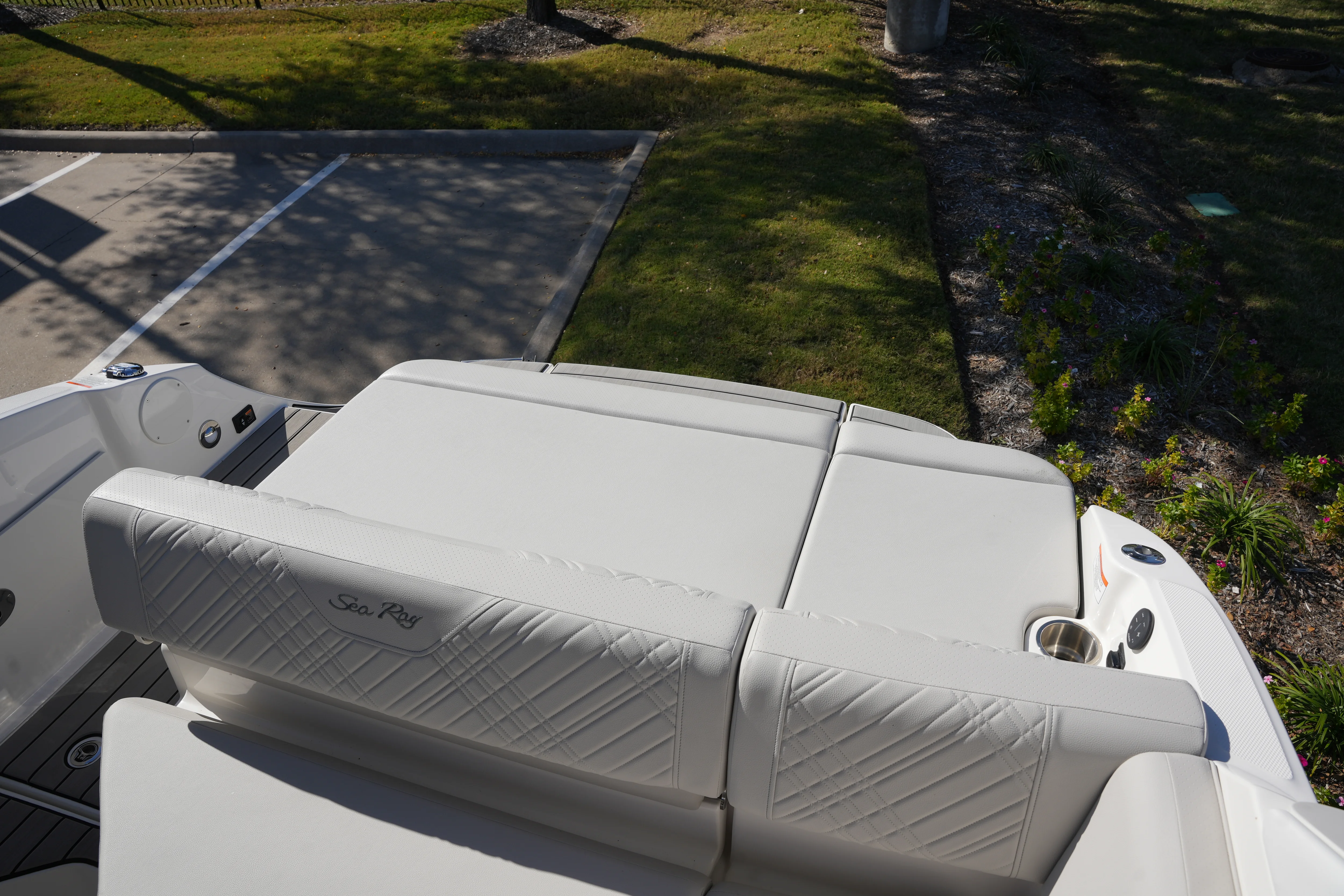 2026 Sea Ray SDX 230 Image Thumbnail #10