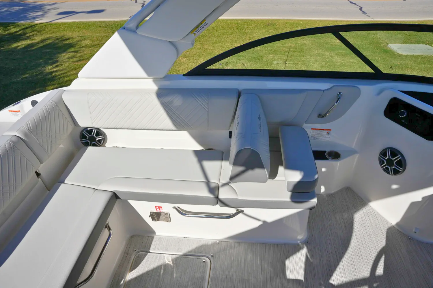 2026 Sea Ray SDX 230 Image Thumbnail #12